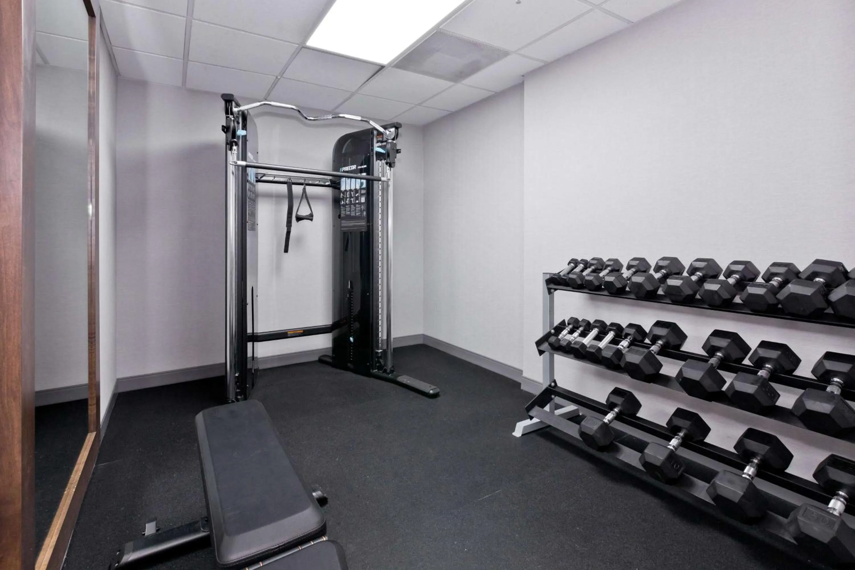 Fitness centre/facilities in Hampton Inn & Suites Palm Desert