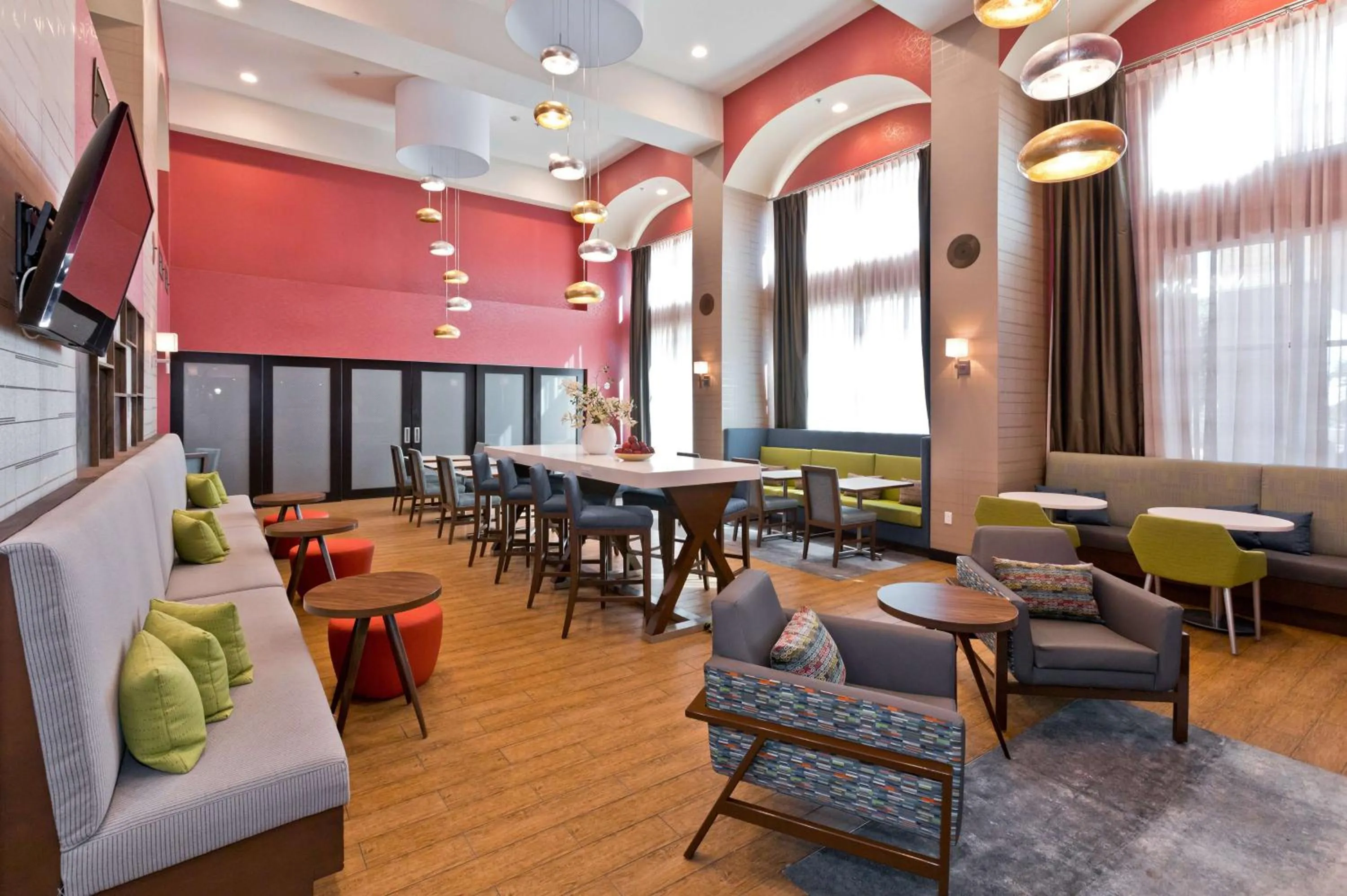 Breakfast in Hampton Inn & Suites Palm Desert