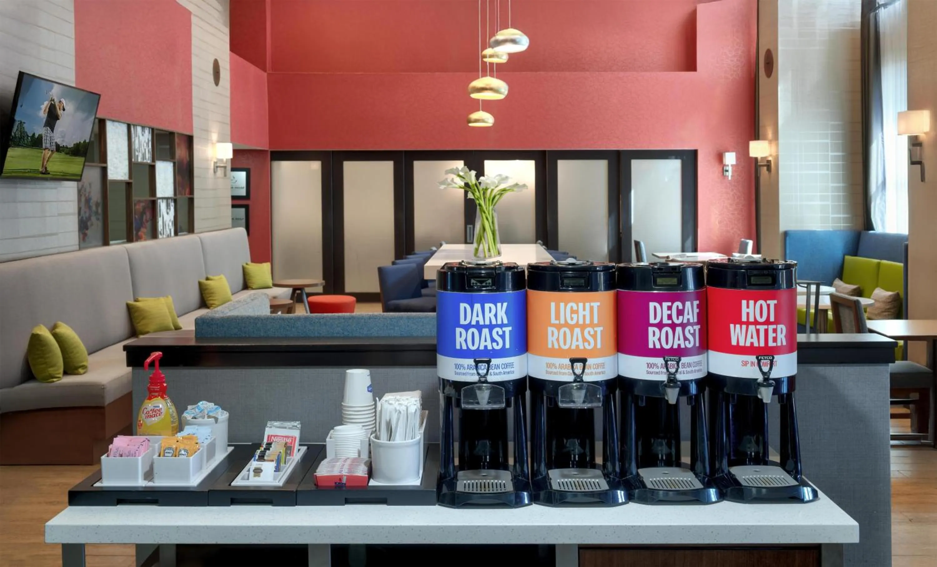 Lobby or reception in Hampton Inn & Suites Palm Desert