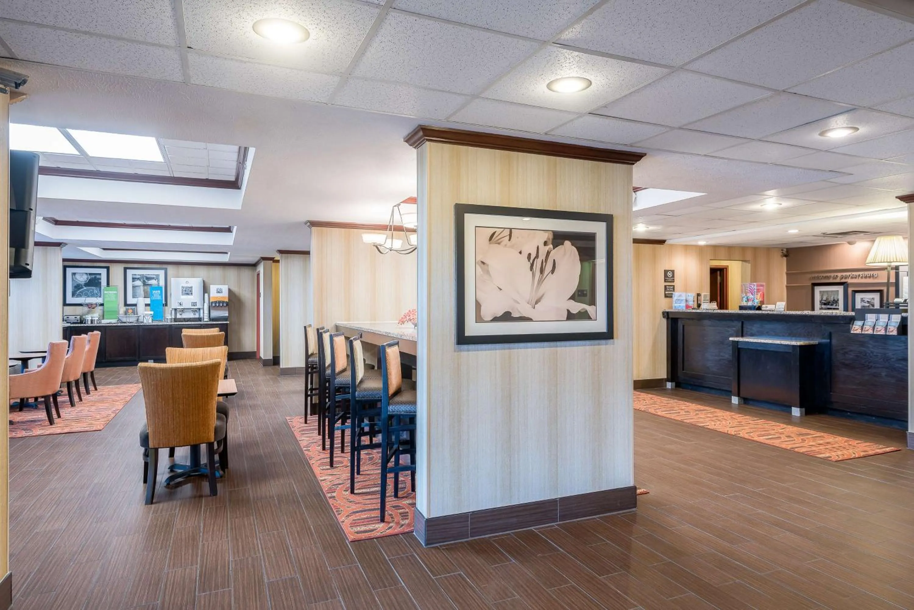 Lobby or reception in Hampton Inn Parkersburg/Mineral Wells