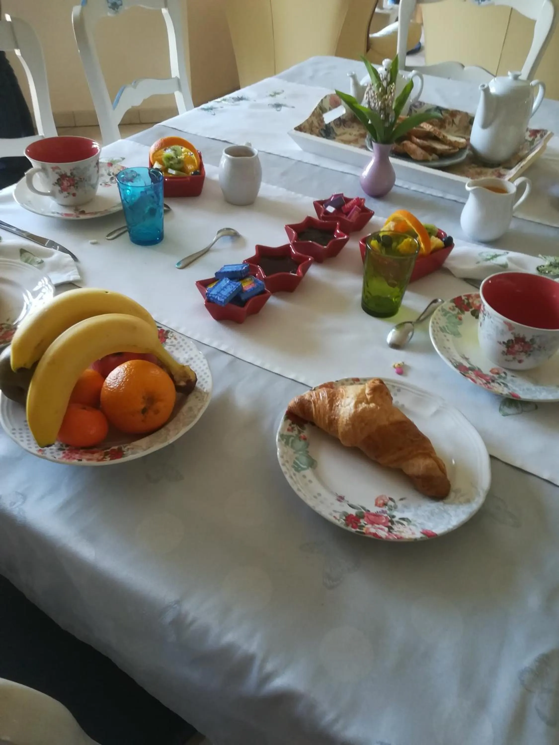 Continental breakfast in La Roseraie