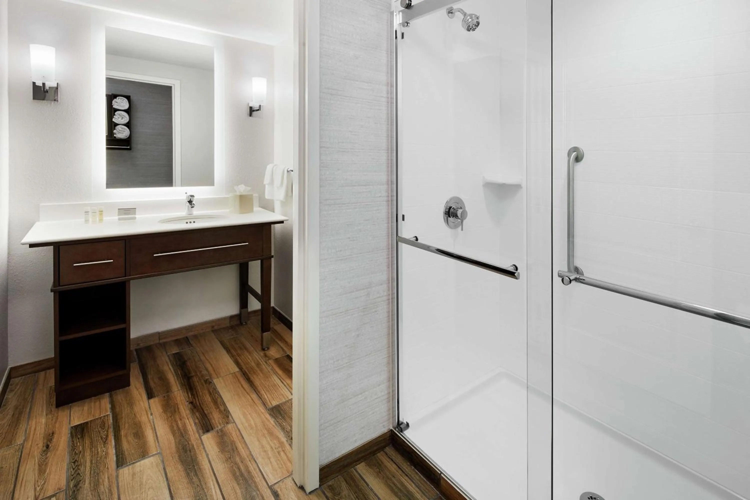 Bathroom in Homewood Suites Champaign-Urbana