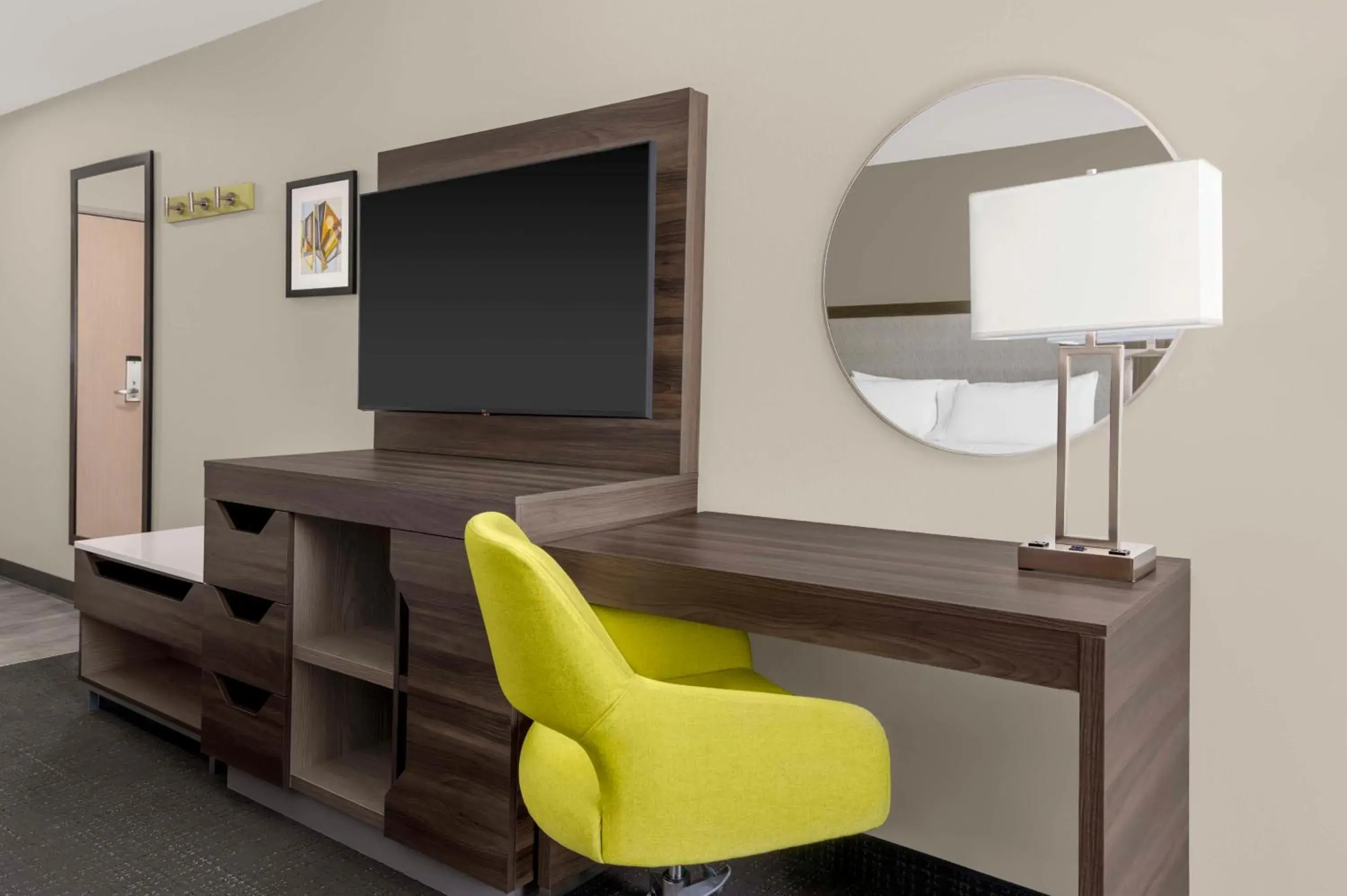 King Room with Sofa Bed and Study - Non-Smoking in Hampton Inn Olathe King Room with Sofa Bed and Study - Non-Smoking in Hampton Inn Olathe