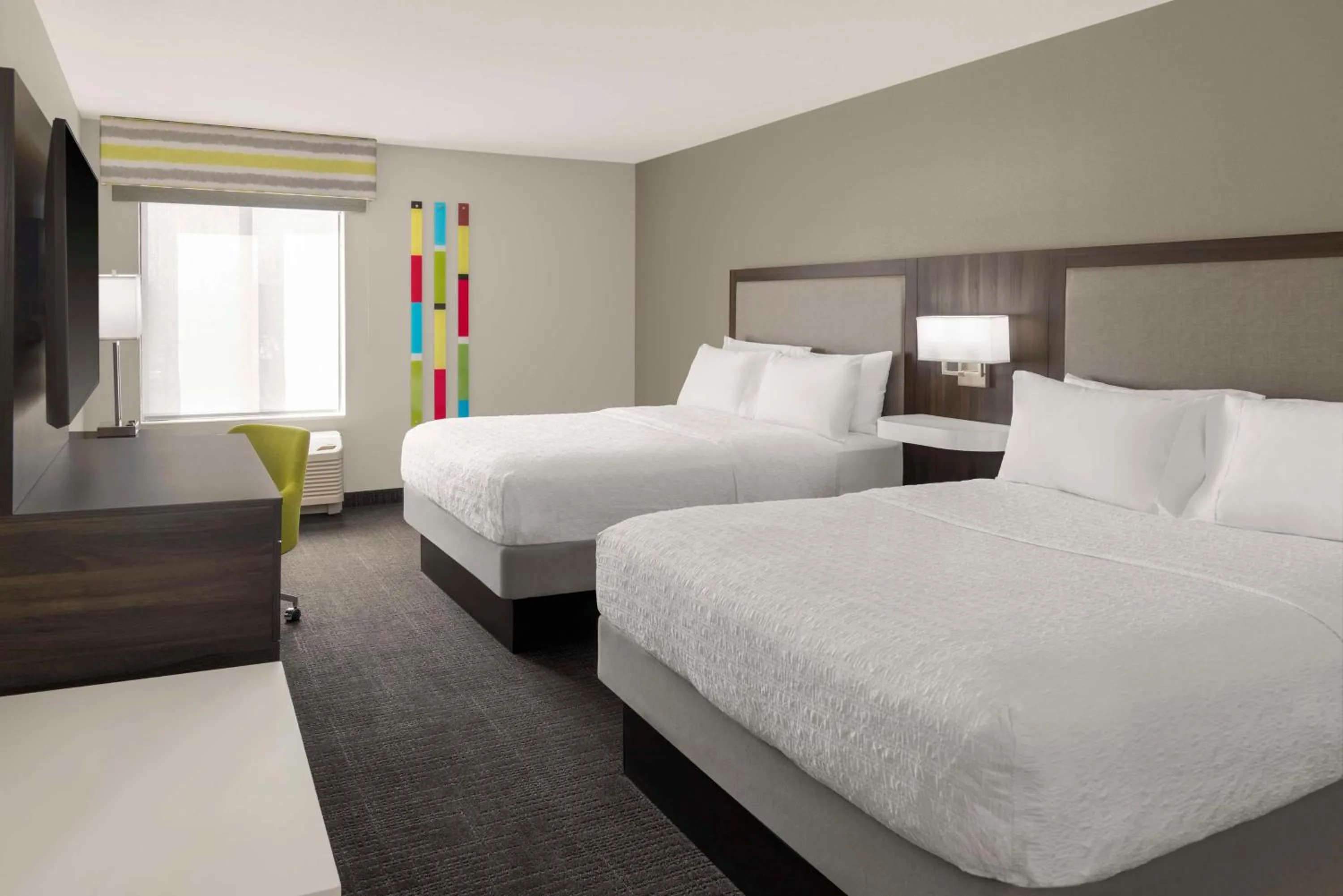 Bed in Hampton Inn Olathe