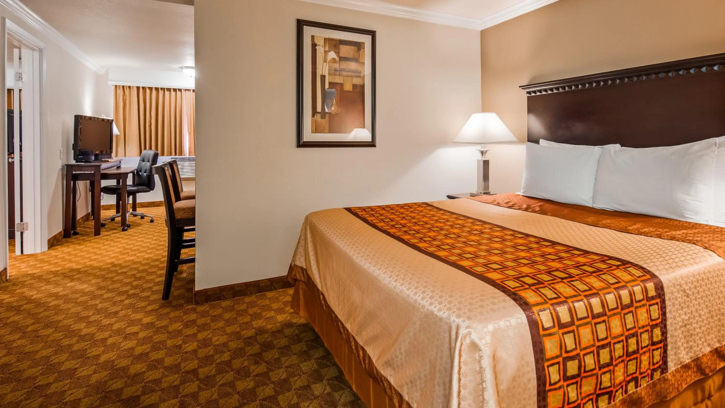 Bedroom, Bed in SureStay Plus Hotel by Best Western Lompoc