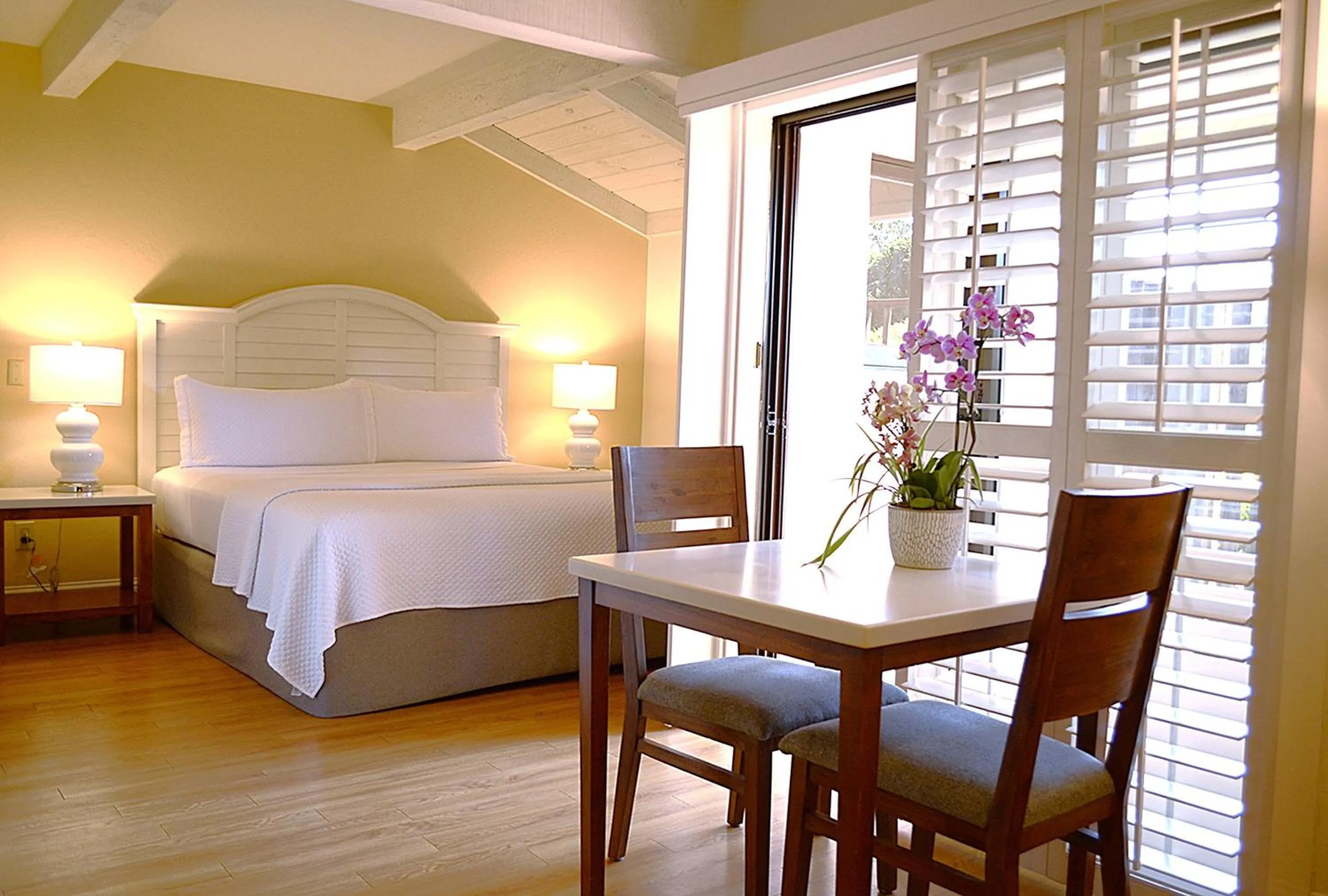 Bedroom, Bed in Lobos Lodge