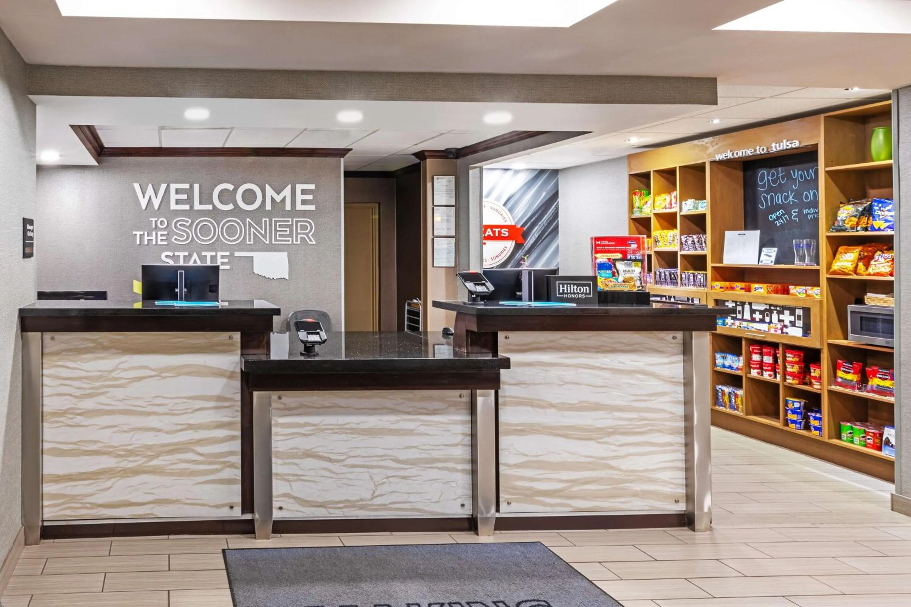 Lobby or reception in Hampton Inn & Suites Tulsa-Woodland Hills