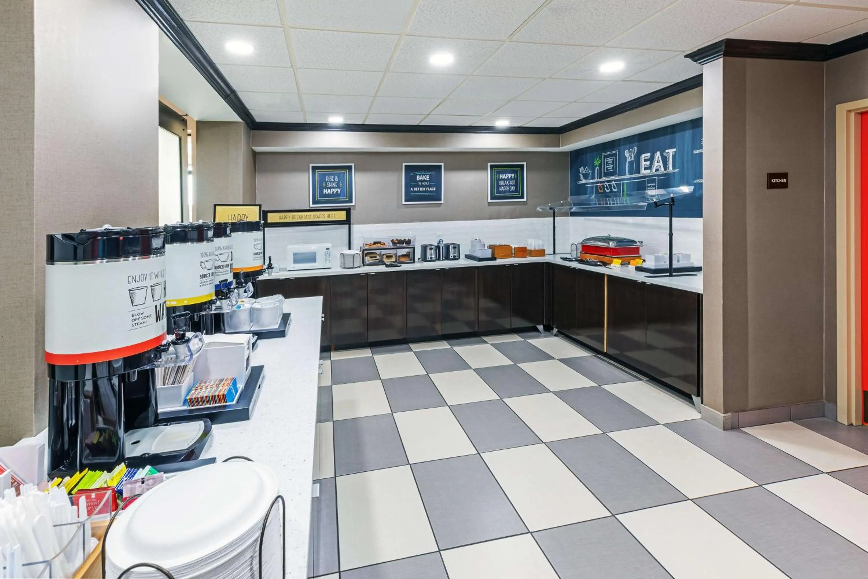 Breakfast in Hampton Inn & Suites Tulsa-Woodland Hills