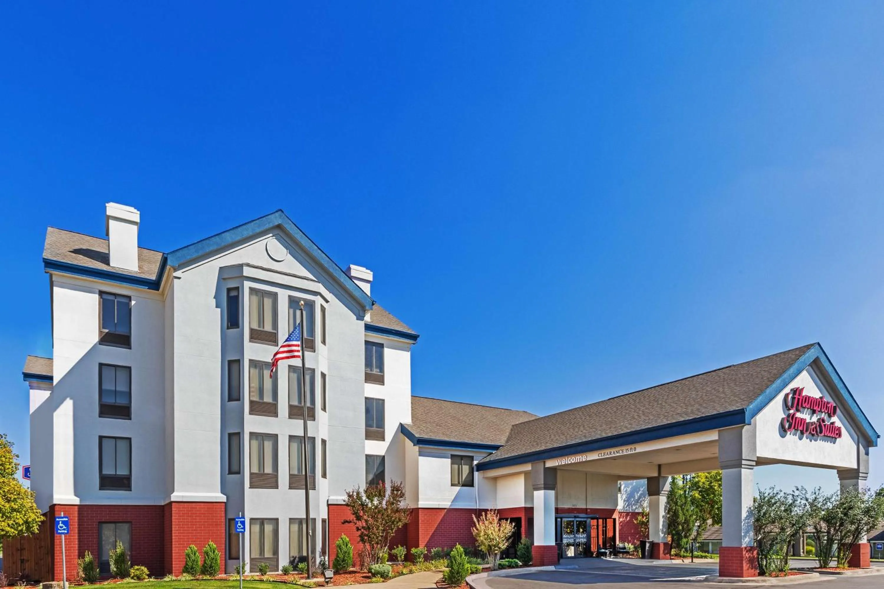 Property building in Hampton Inn & Suites Tulsa-Woodland Hills
