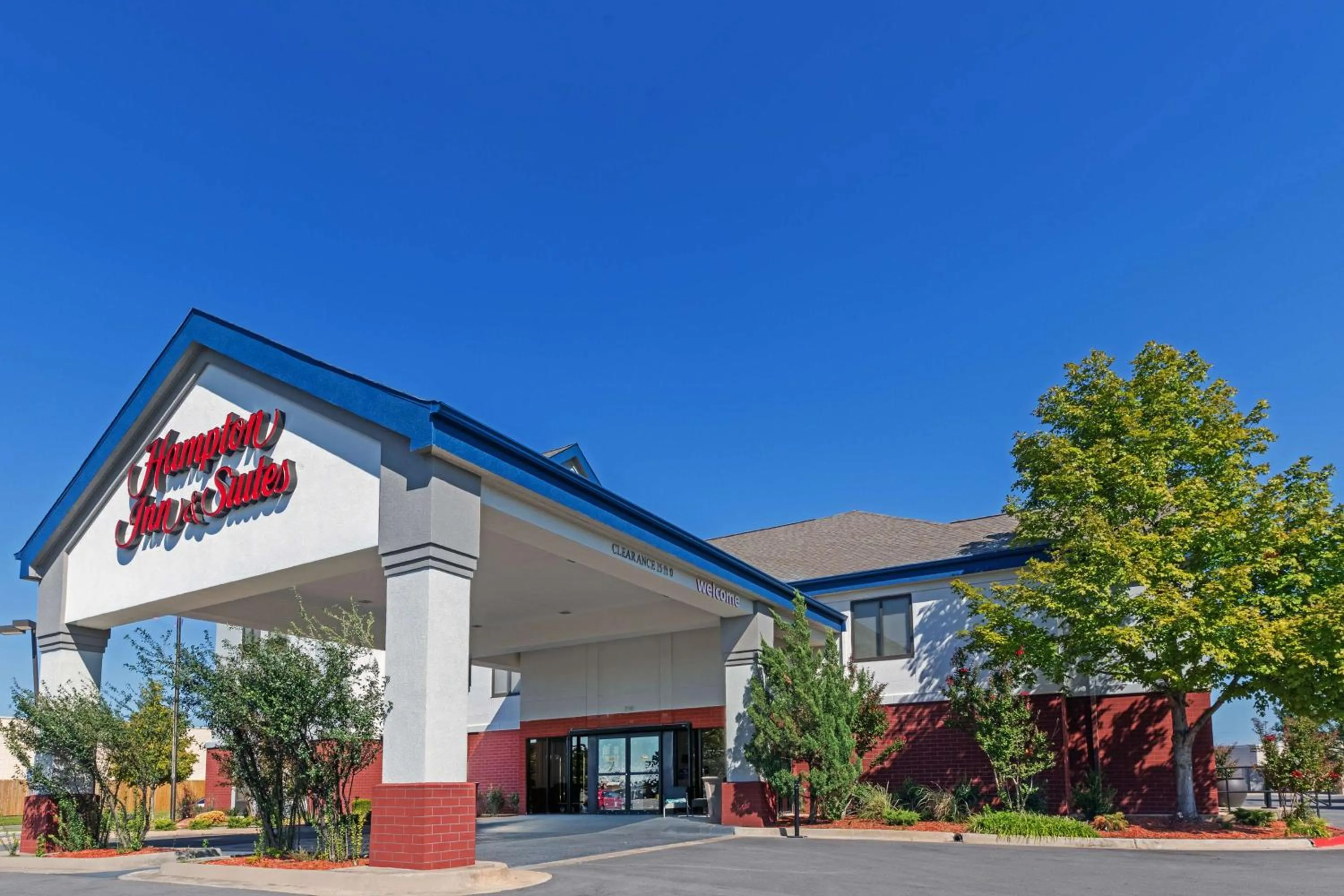 Property building in Hampton Inn & Suites Tulsa-Woodland Hills