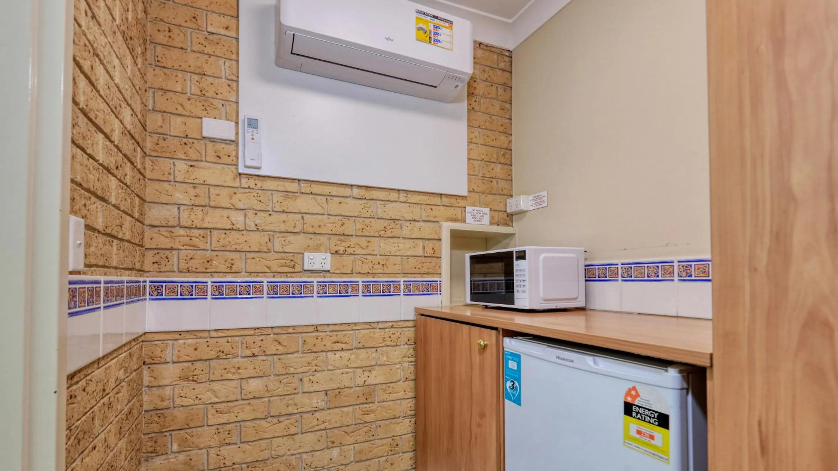 Forest Lodge Motor Inn & Restaurant