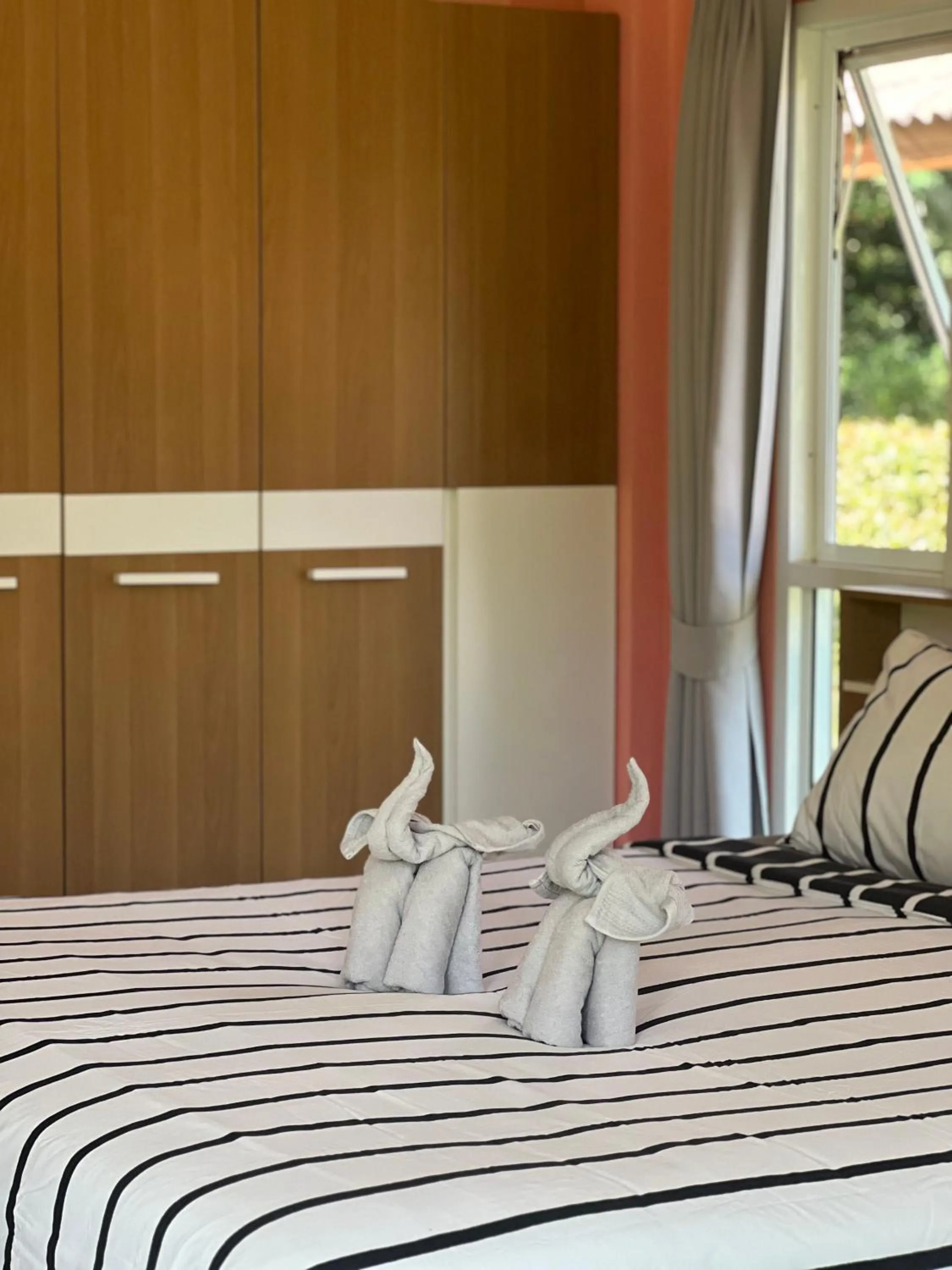 Bedroom, Bed in Evergreen Koh Chang Resort