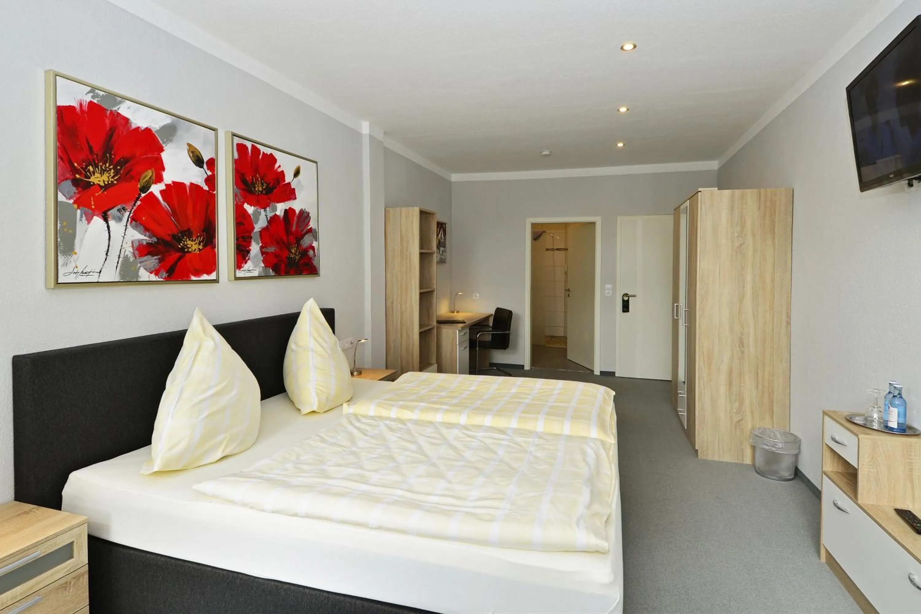 Photo of the whole room, Bed in Hotel Haus Kleimann-Reuer