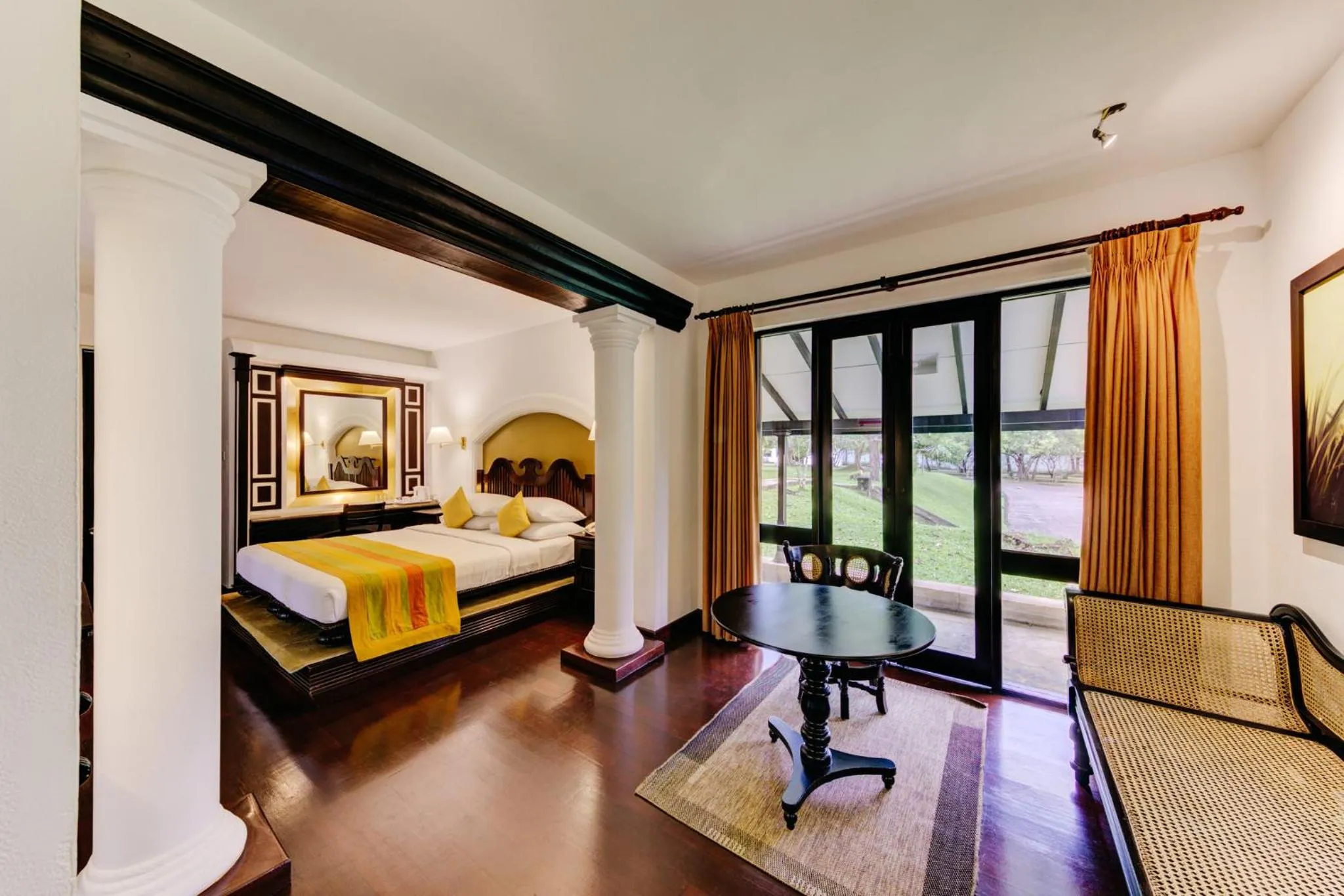 Bedroom, Bed in Cinnamon Lodge Habarana