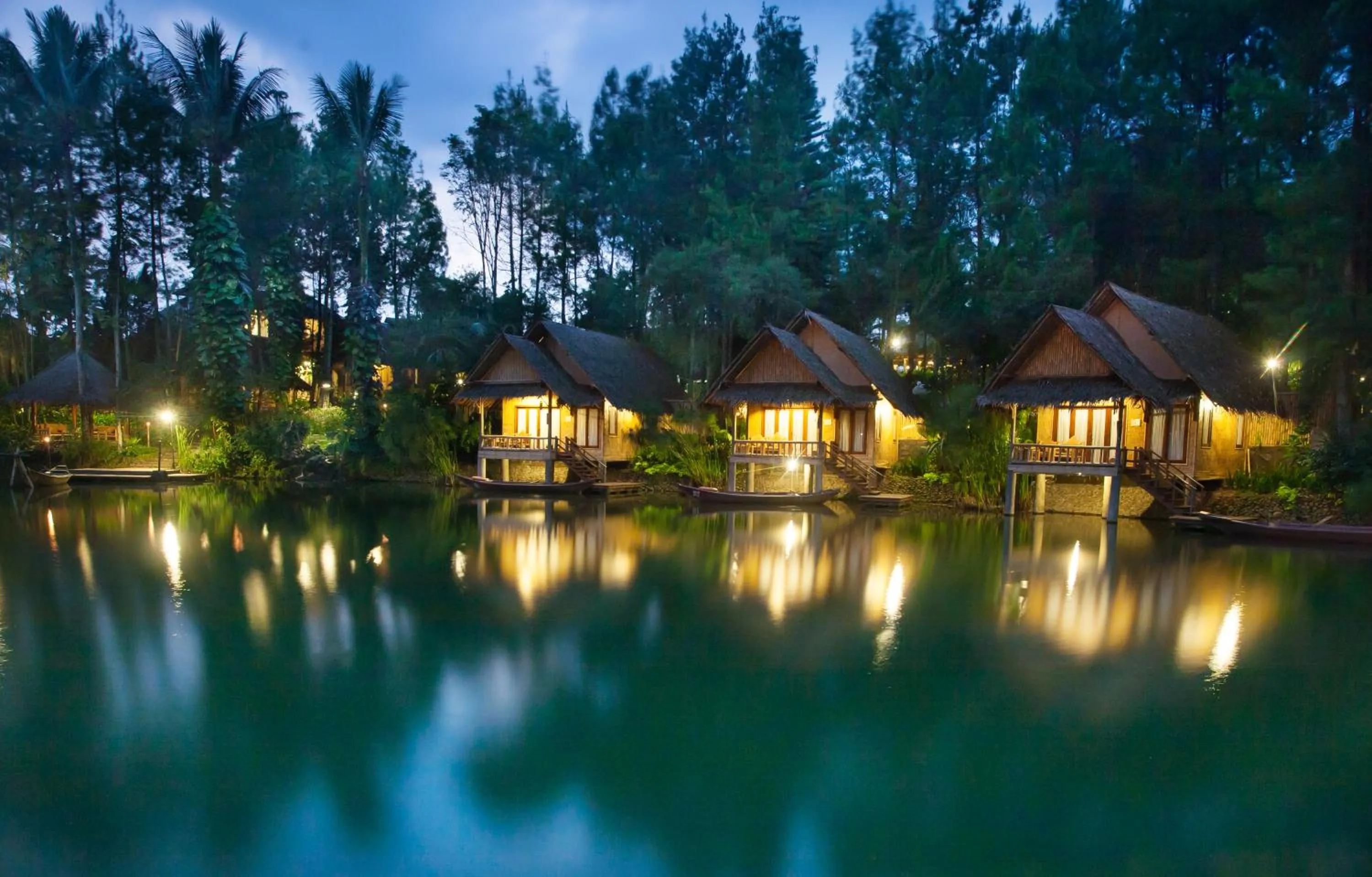 Lake view in Kampung Sampireun Resort & Spa