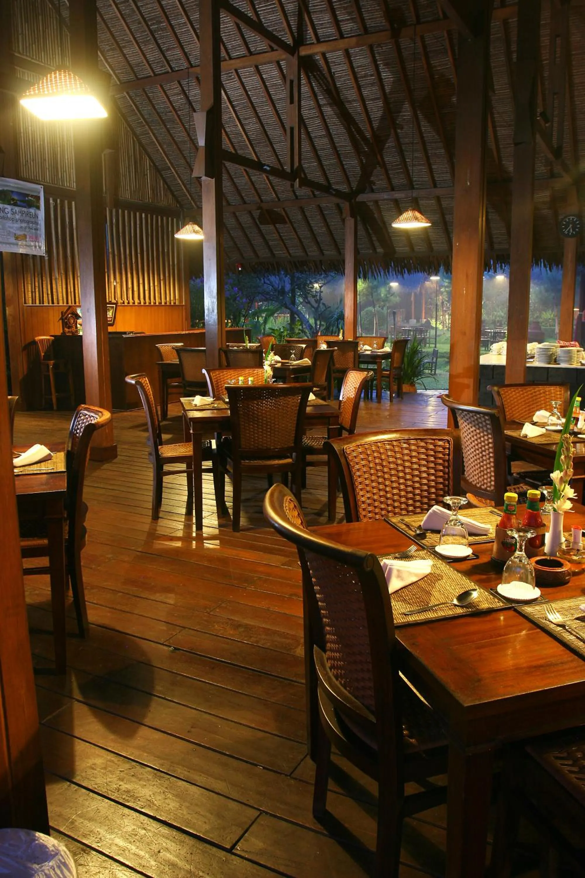 Restaurant/places to eat in Kampung Sampireun Resort & Spa