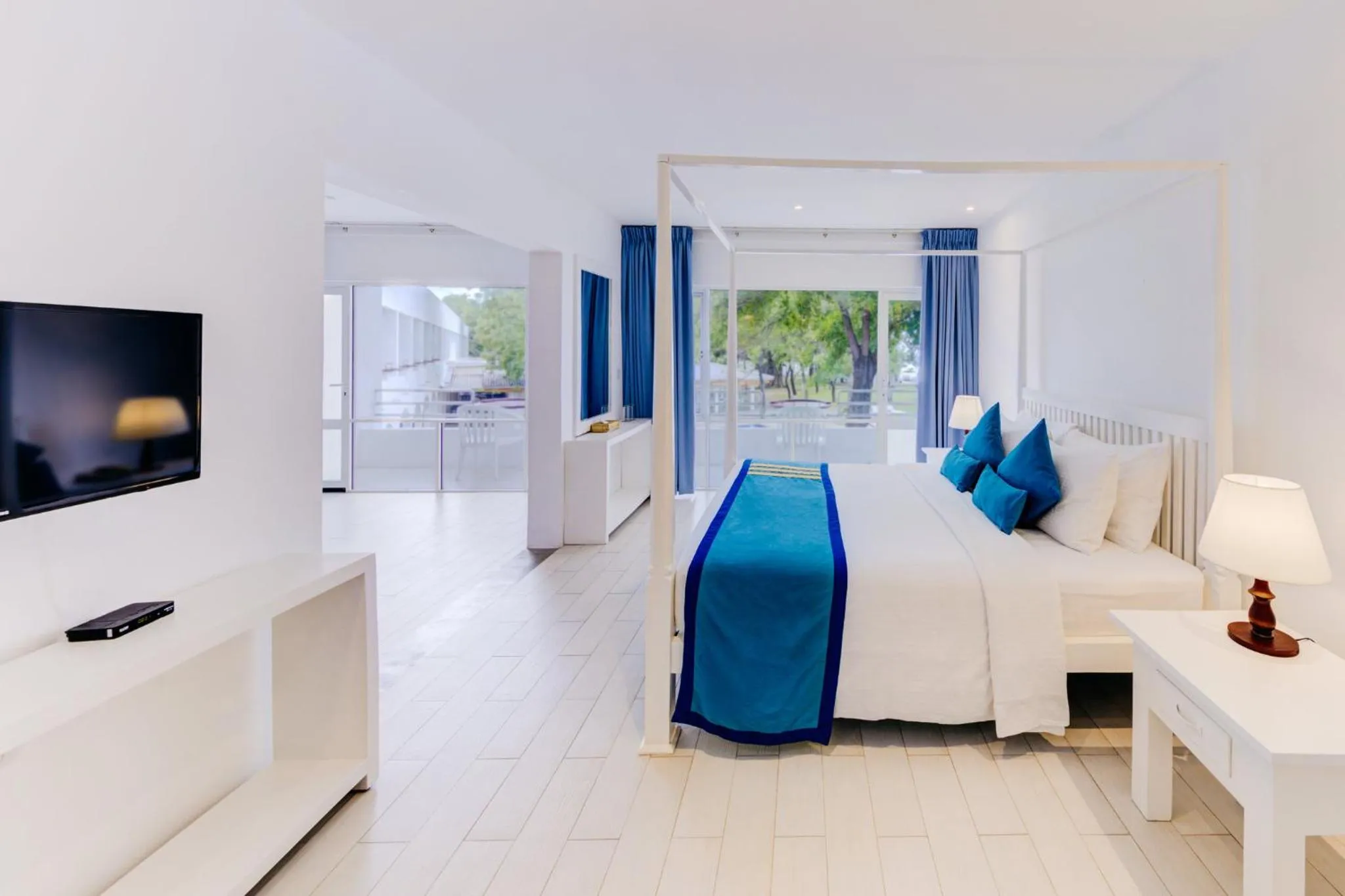 Photo of the whole room, Bed in Trinco Blu by Cinnamon