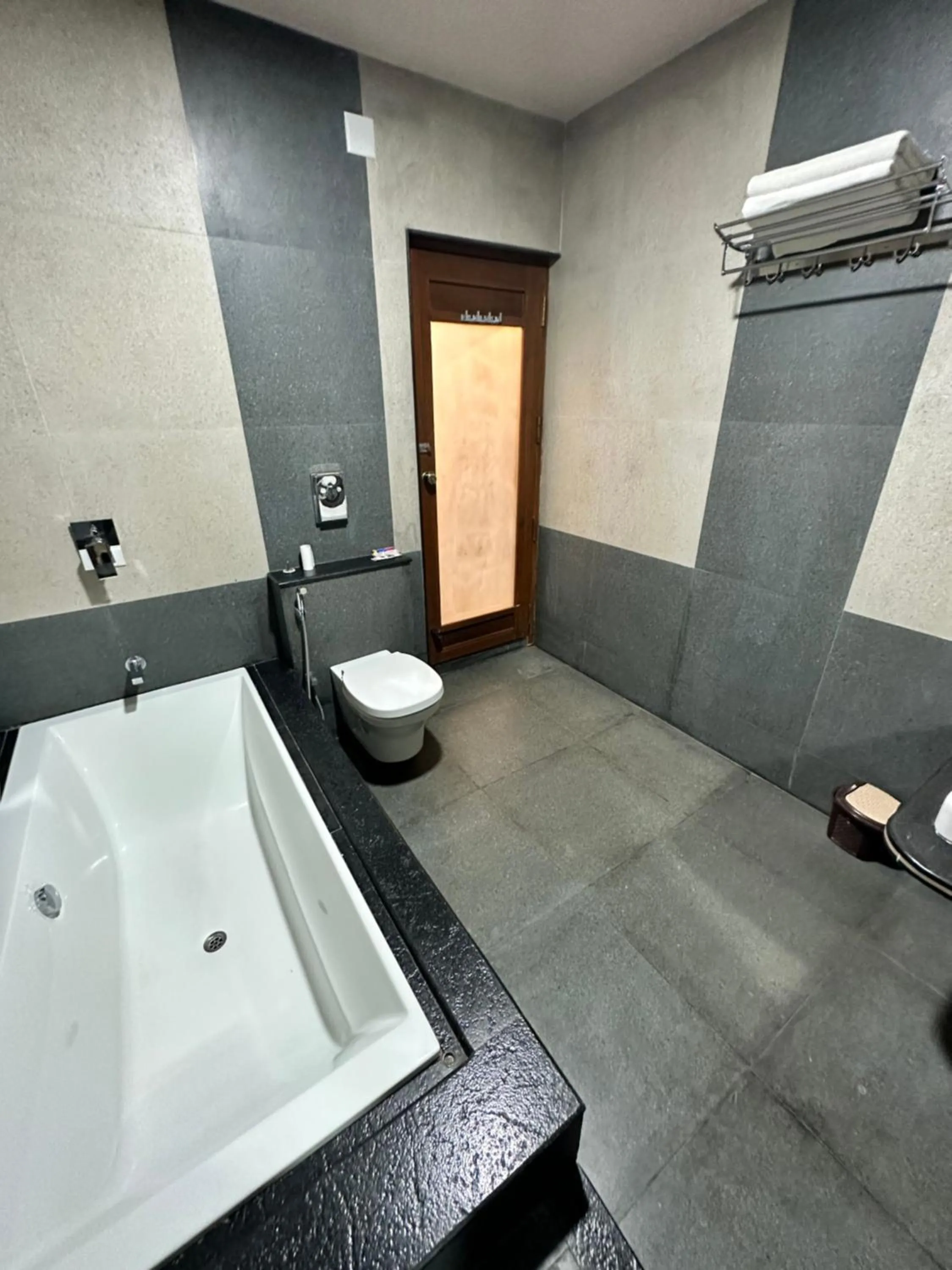 Shower in Singaras Coffee Country