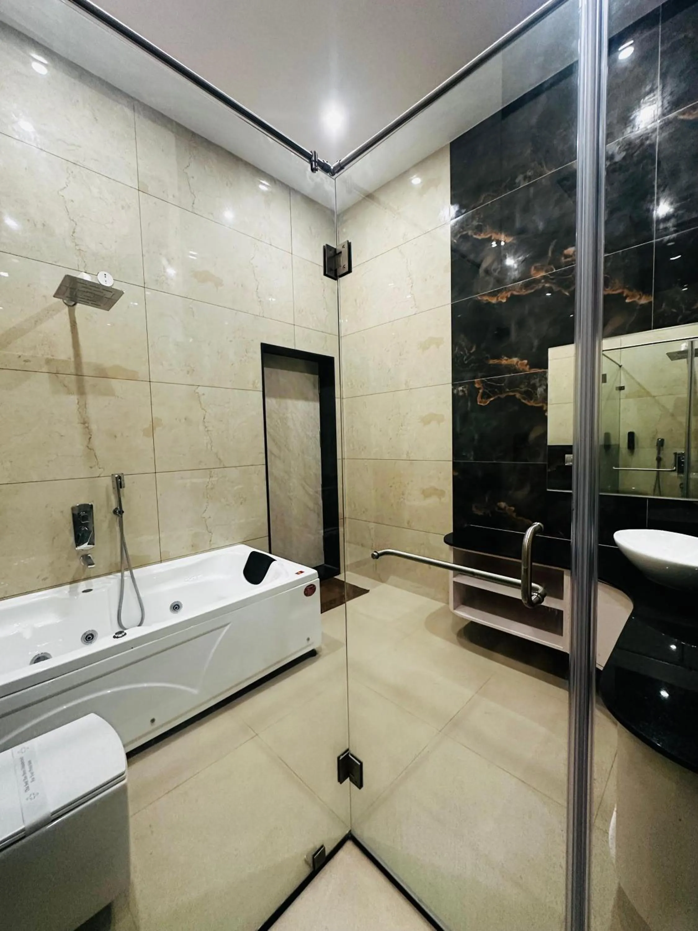 Bathroom in Singaras Coffee Country