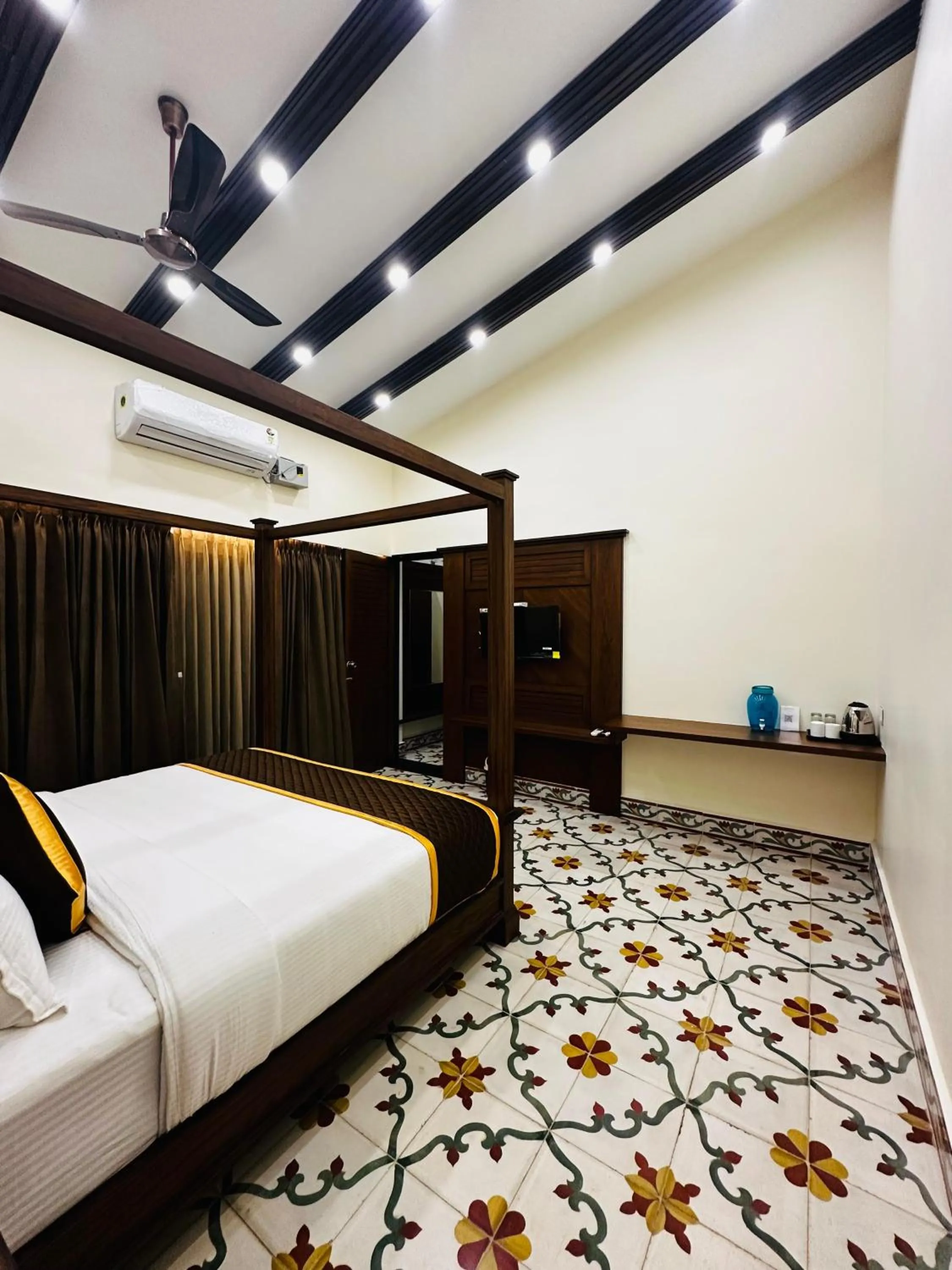 Bedroom, Bed in Singaras Coffee Country