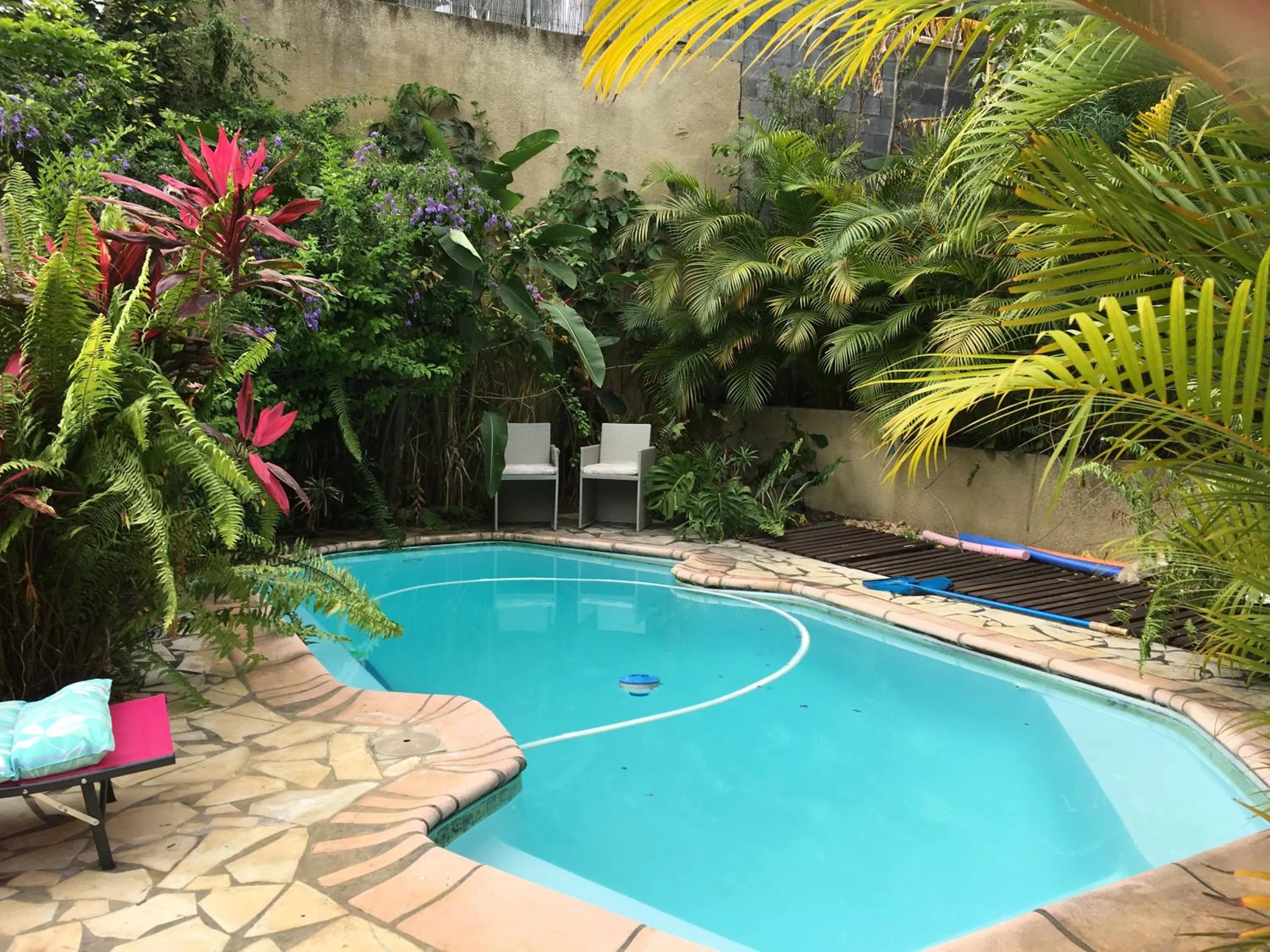 Swimming pool in Le Chalet dAZAE