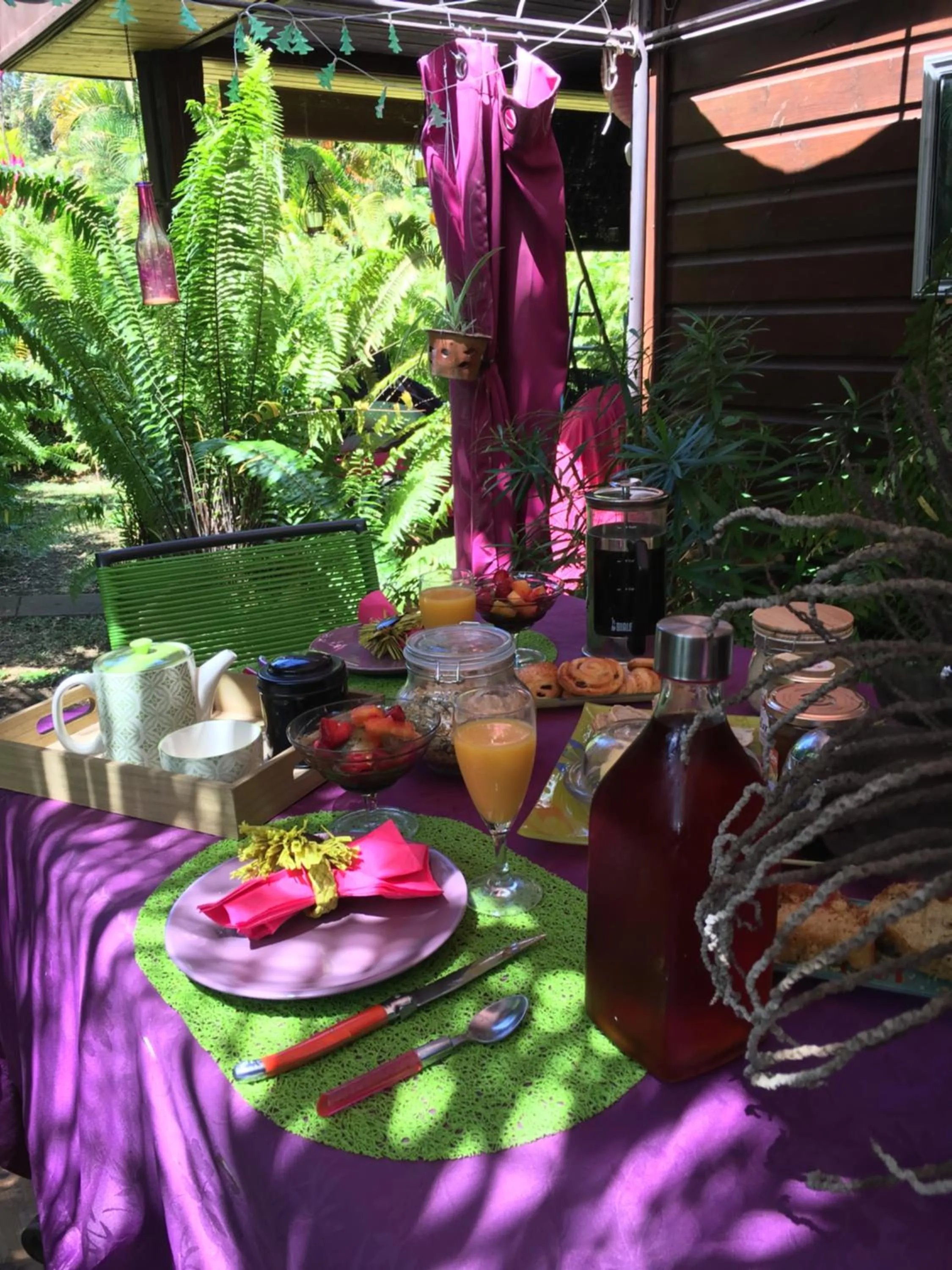 Food and drinks in Le Chalet dAZAE