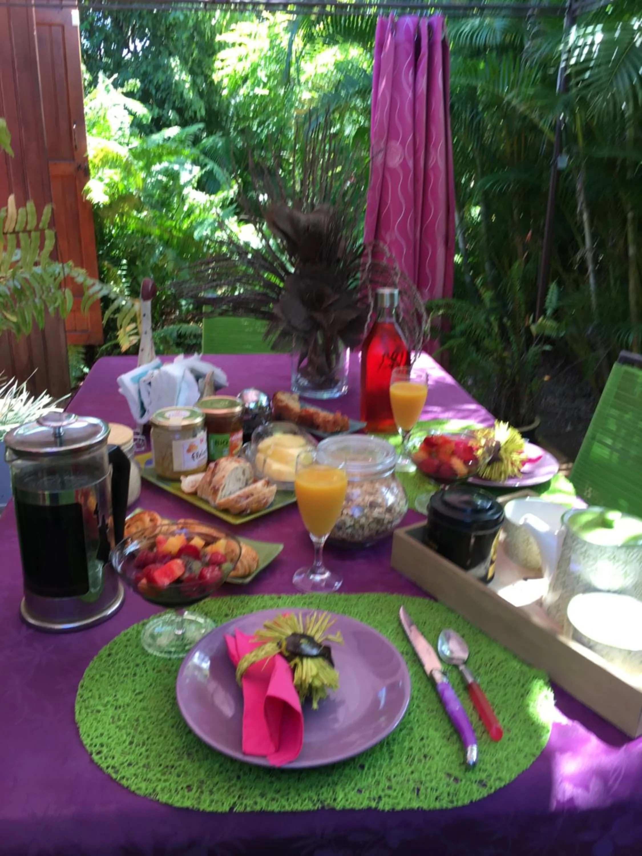 Food and drinks in Le Chalet dAZAE