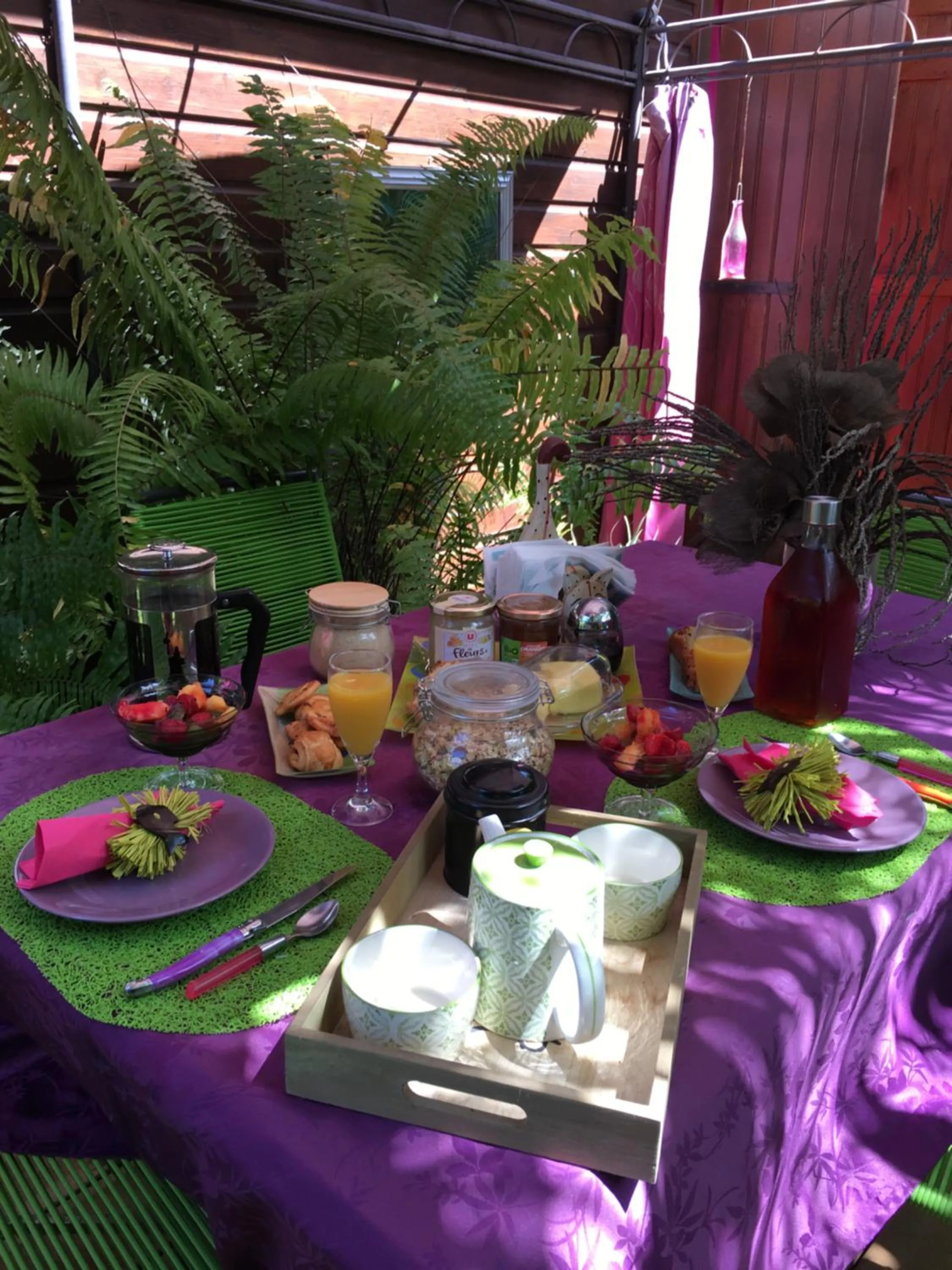 Continental breakfast in Le Chalet dAZAE
