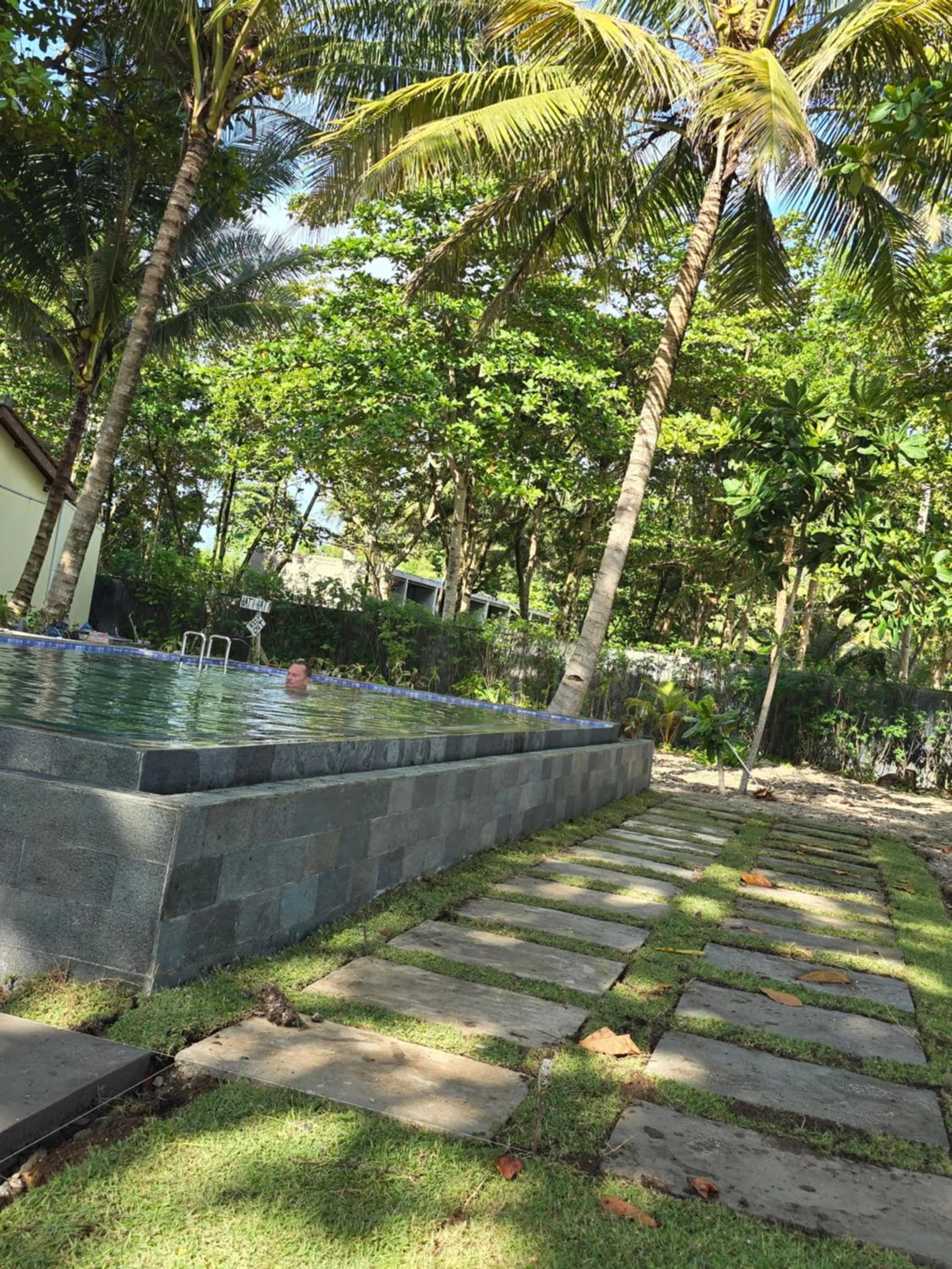 Swimming pool in Kambuna Bungalow