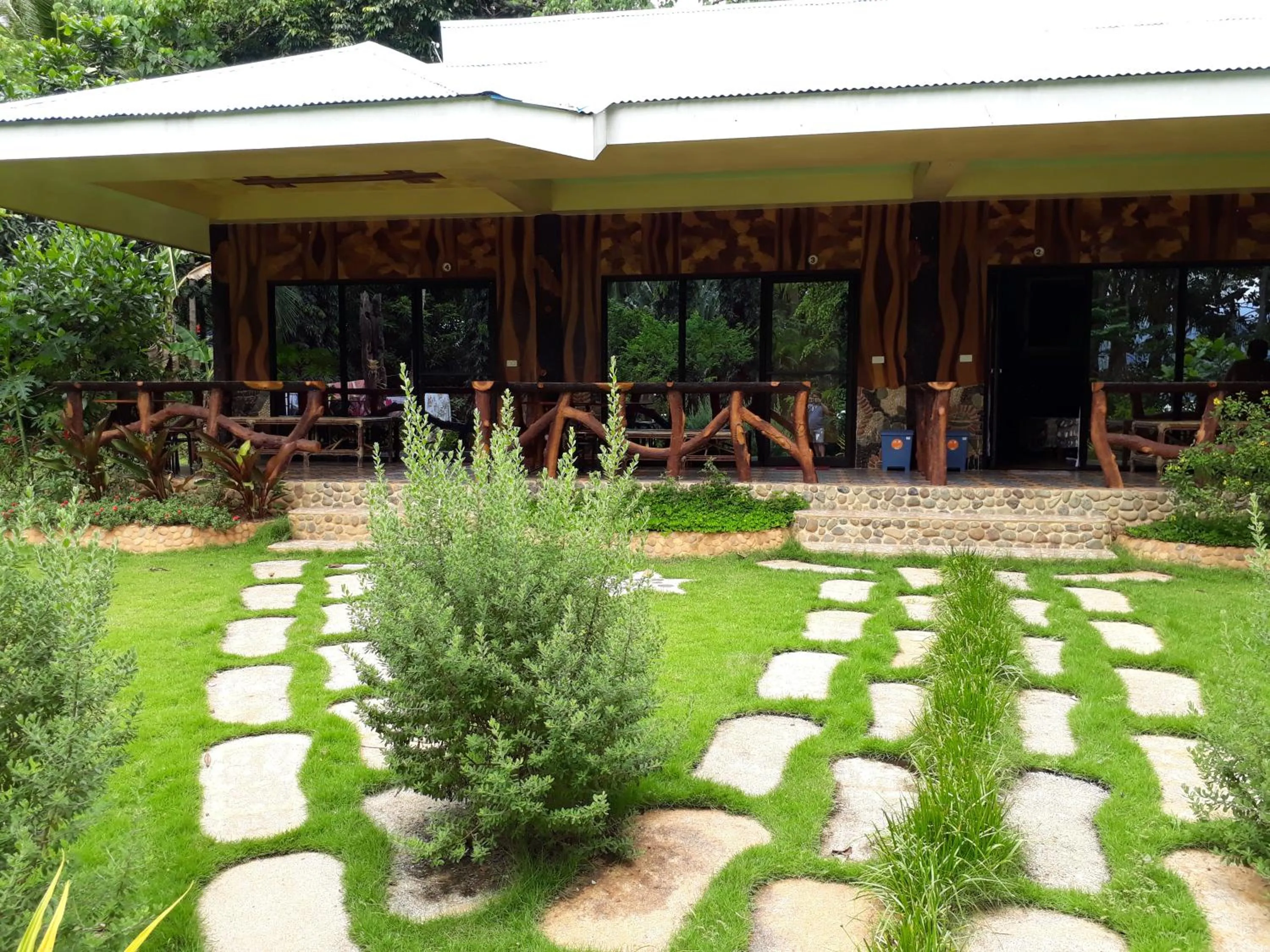 Garden in Dabdab Tourist Inn