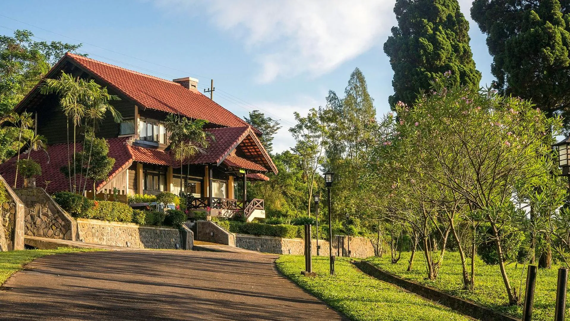 Property building in Grand Whiz Hotel Bromo