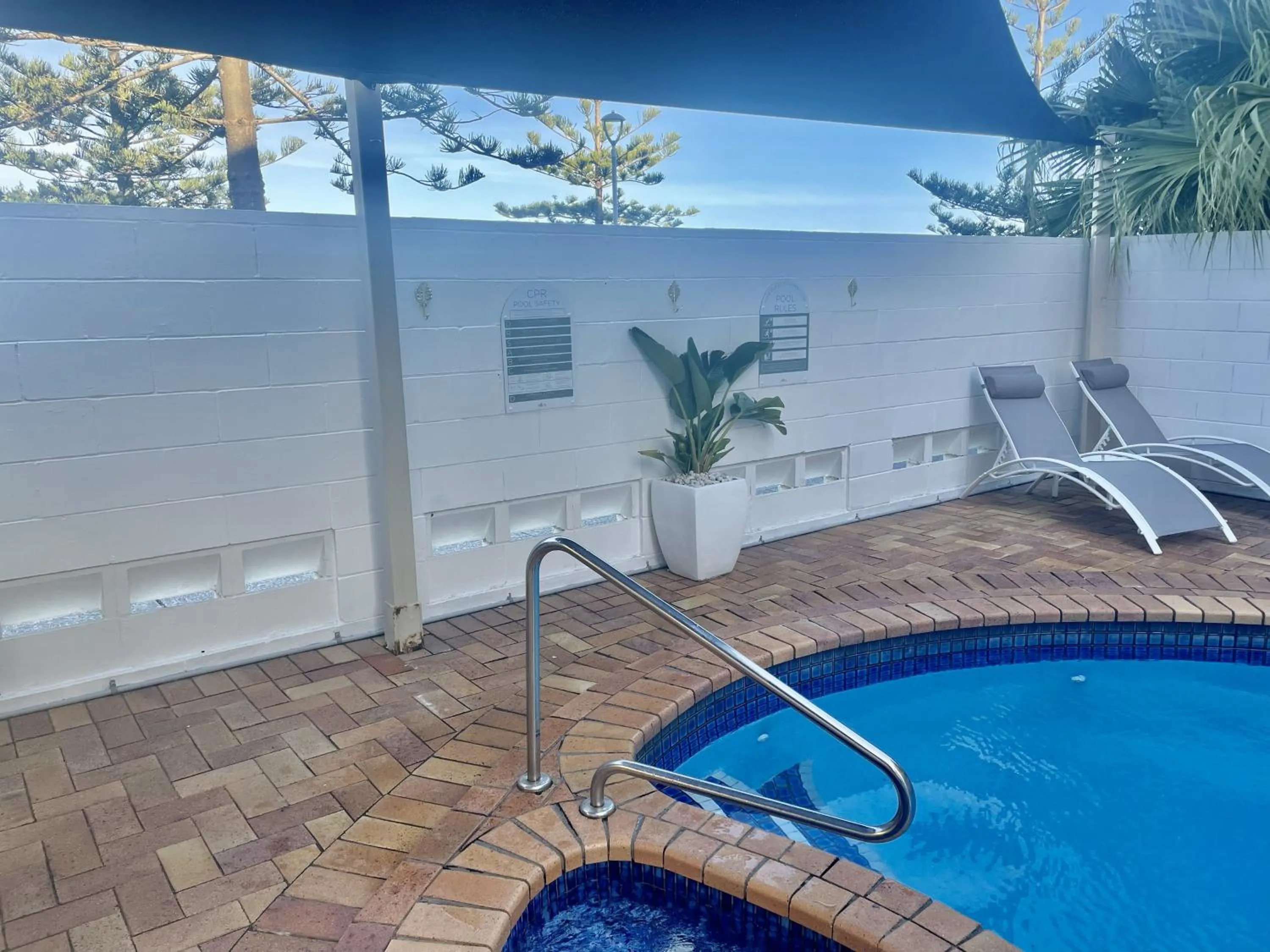 Property building in Bayview Beach Holiday Apartments