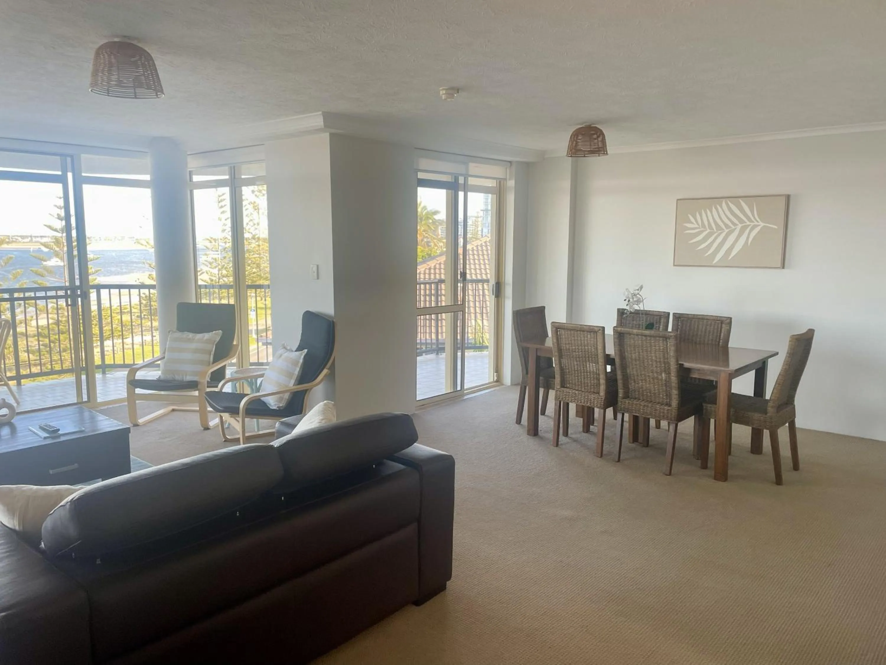 Dining area in Bayview Beach Holiday Apartments