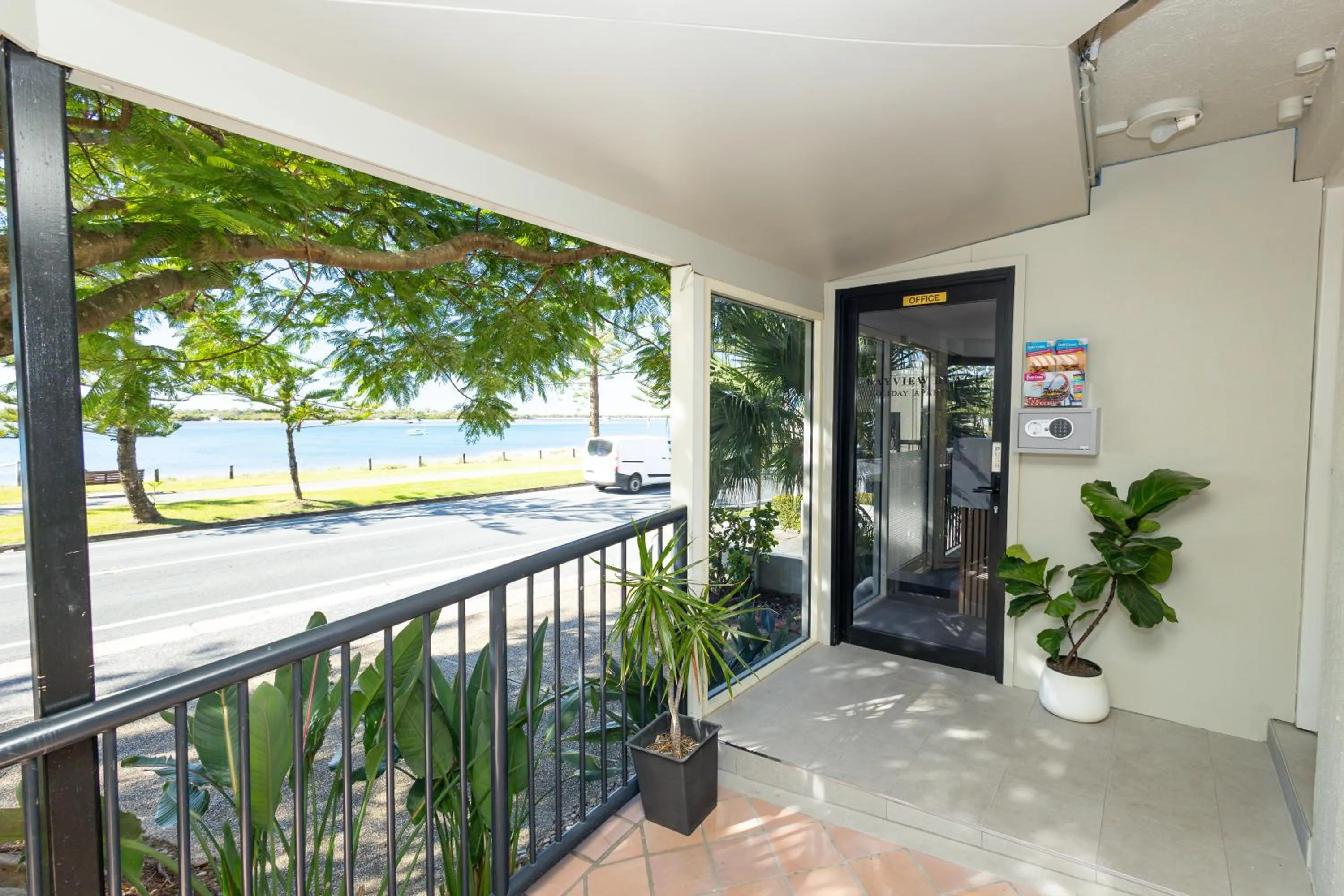 Lobby or reception in Bayview Beach Holiday Apartments