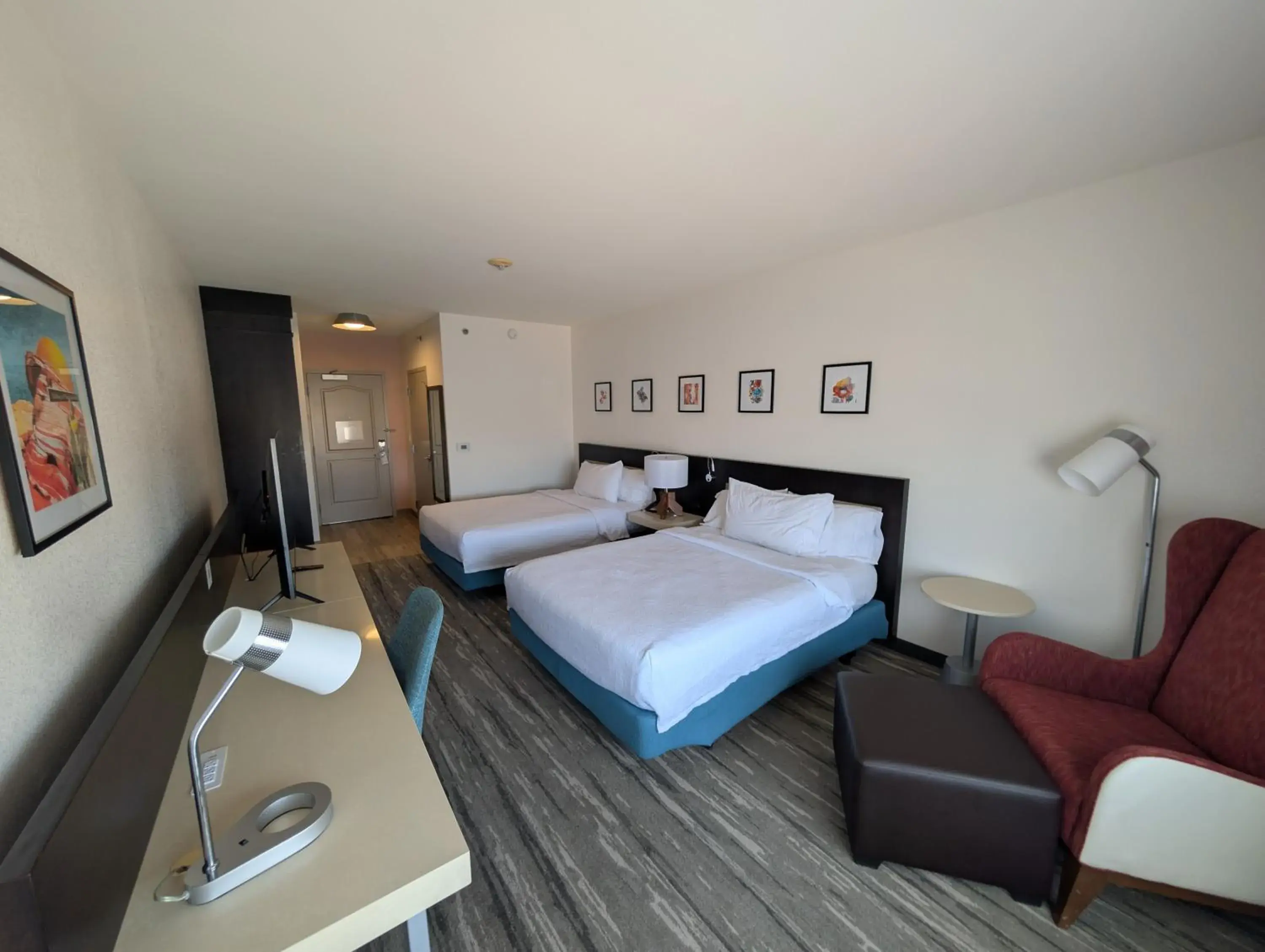 Queen Room with Two Queen Beds in Hilton Garden Inn Las Vegas Strip South Queen Room with Two Queen Beds in Hilton Garden Inn Las Vegas Strip South