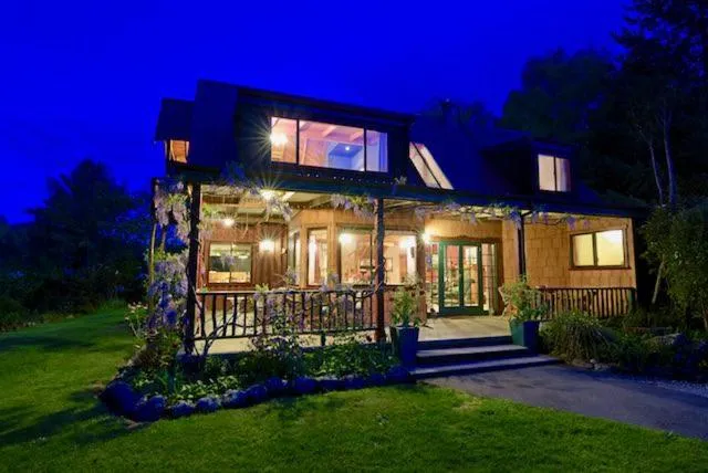 Property building in Murchison Lodge