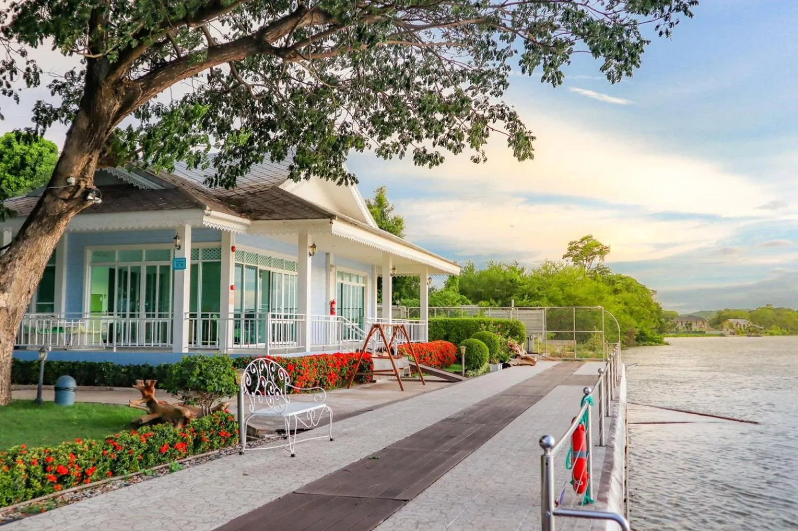 Property building in Tubtim Siam River Kwai Resort