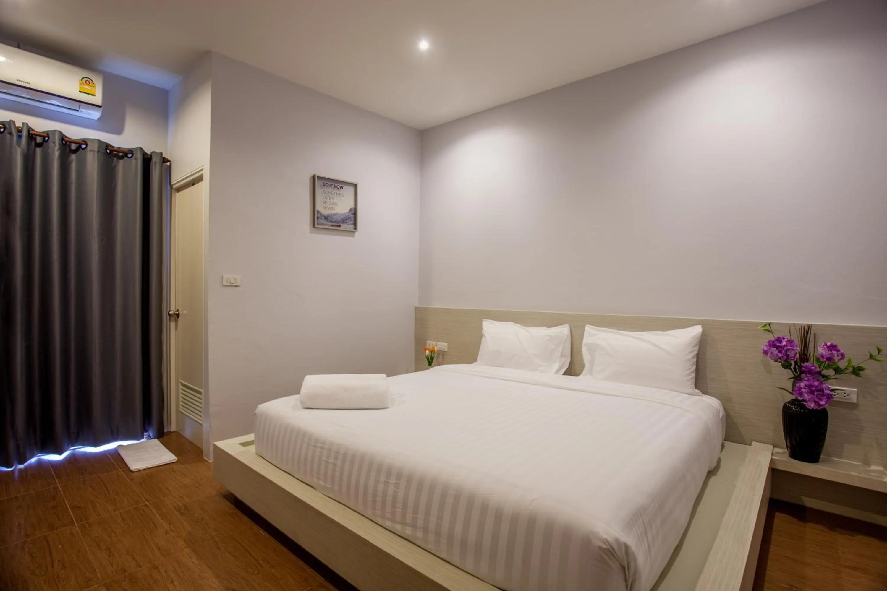 Bedroom in Lin House