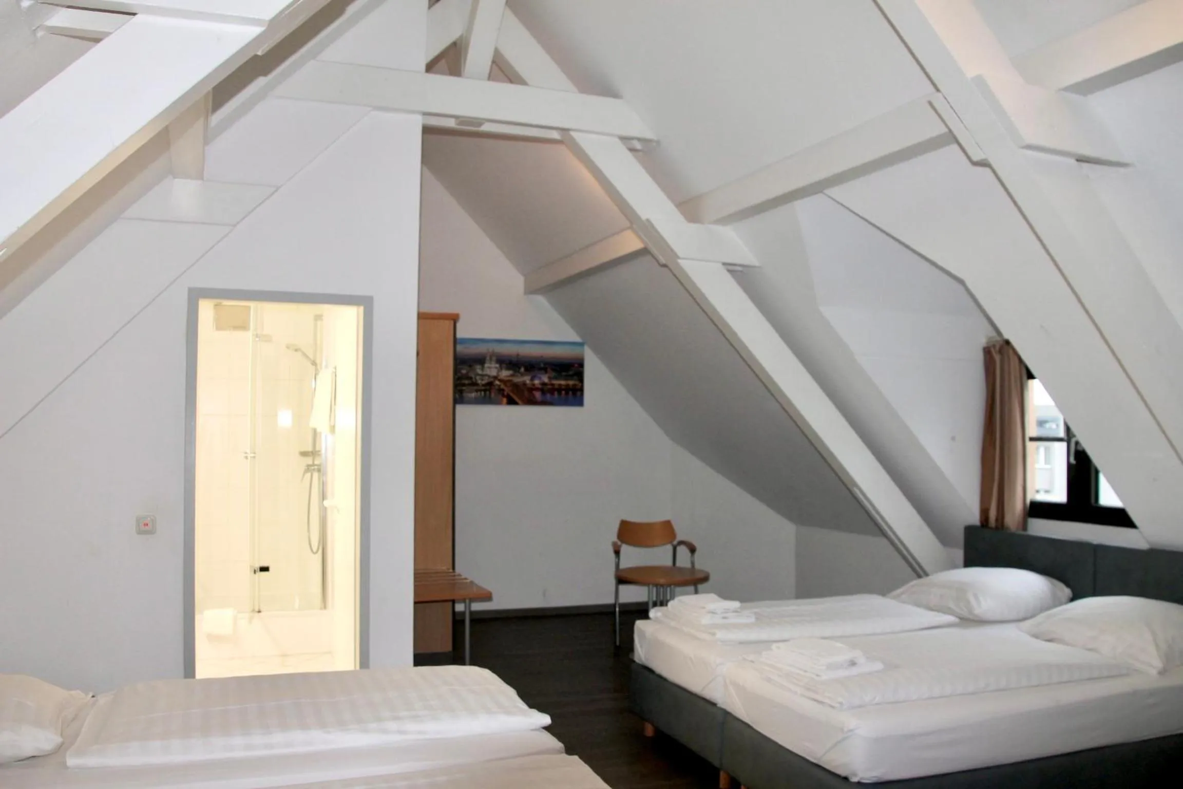 Bedroom, Bed in Opera Hotel Köln