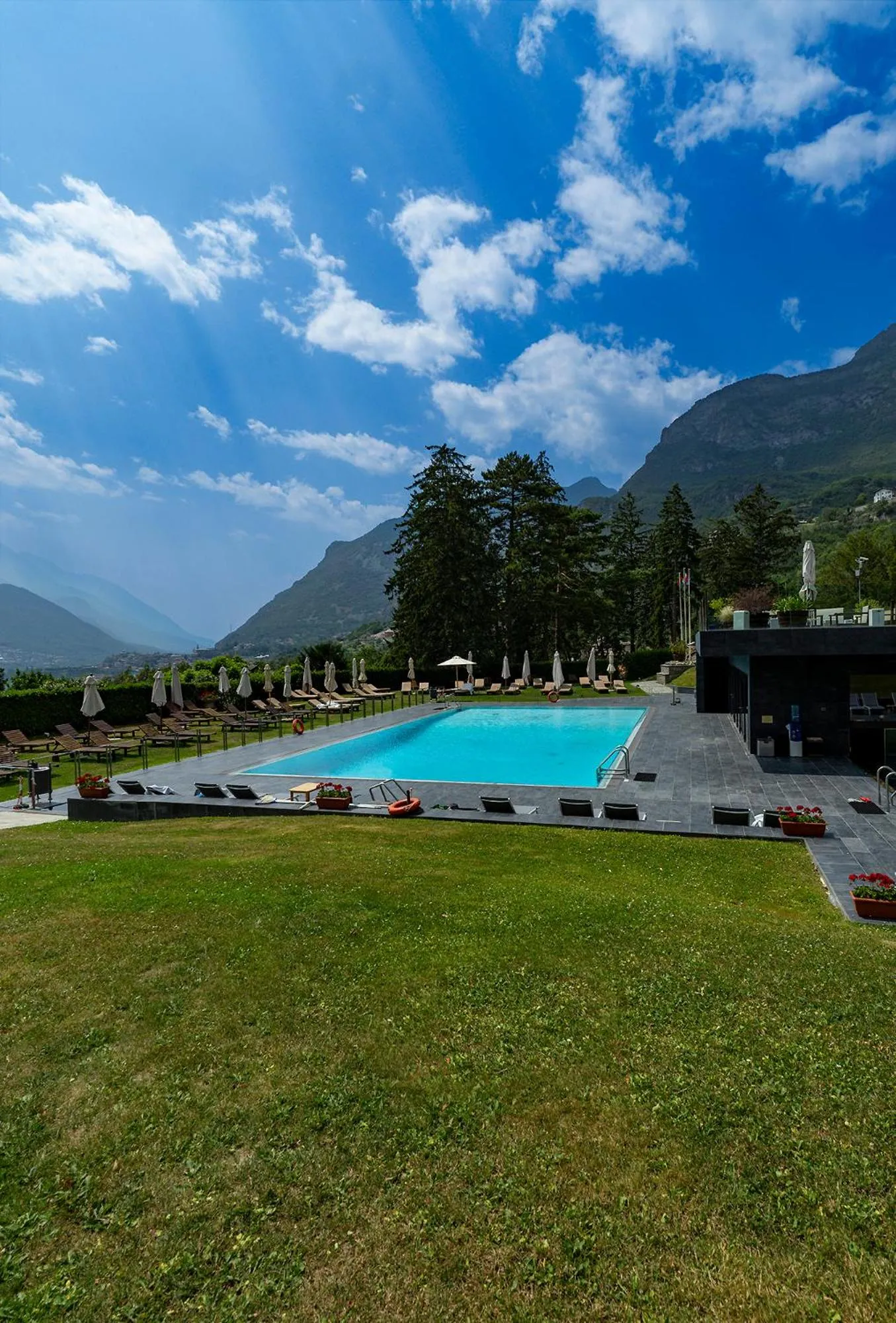Swimming pool in Grand Hotel Billia