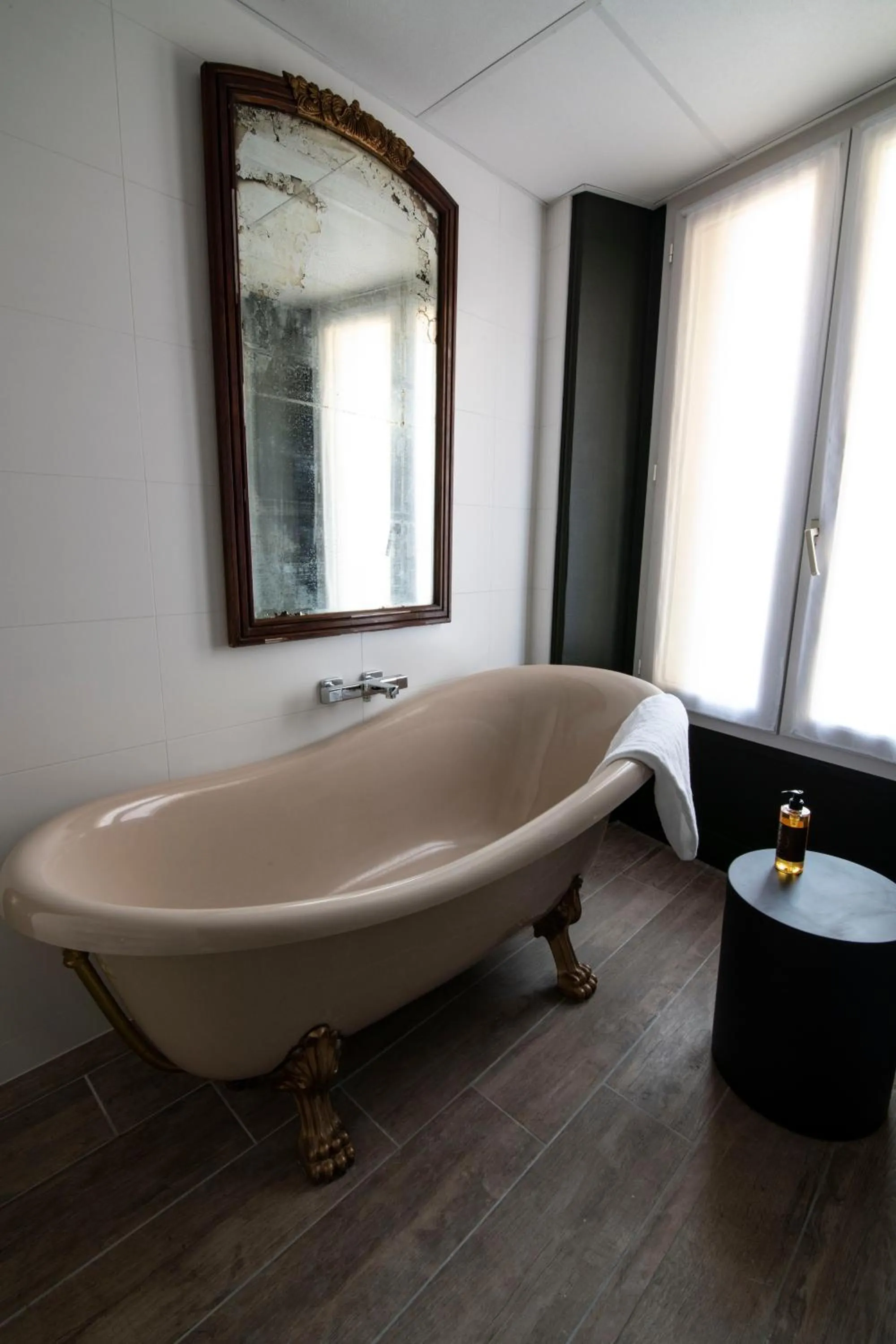 Bath in Naâd Hotel Sarlat Centre Ville