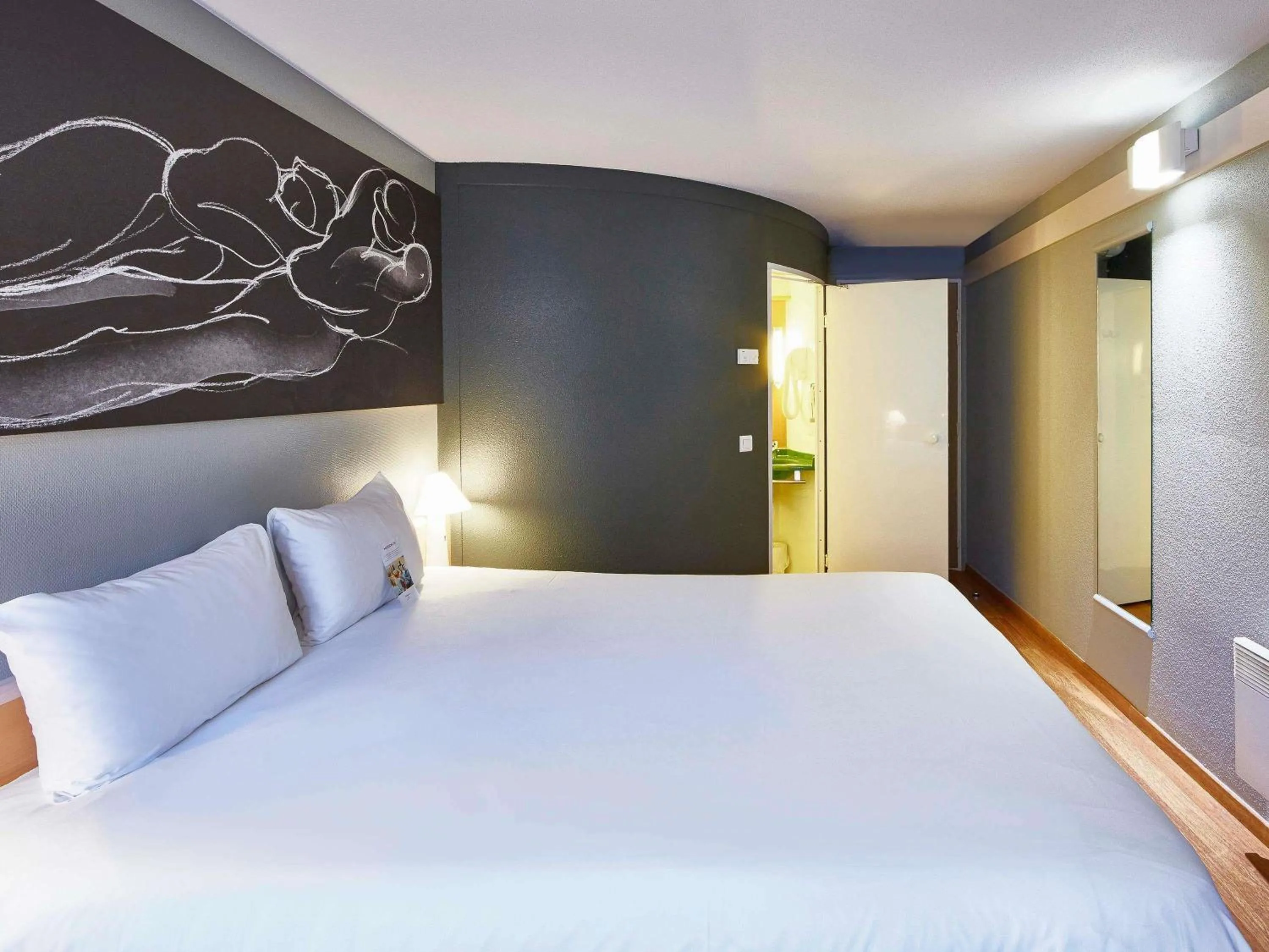 Bedroom, Bed in ibis Haguenau Strasbourg Nord