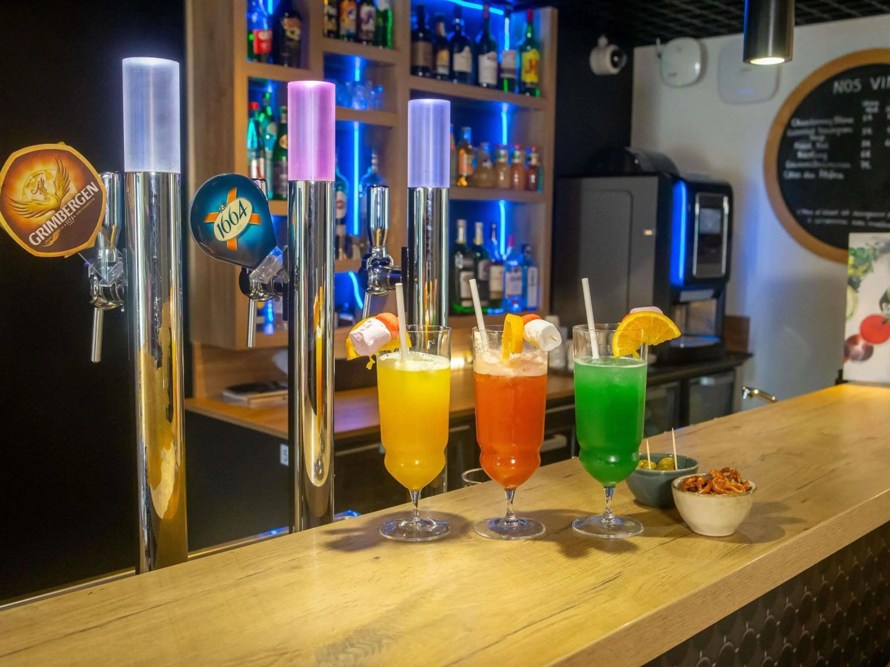 Lounge or bar in ibis Haguenau Strasbourg Nord