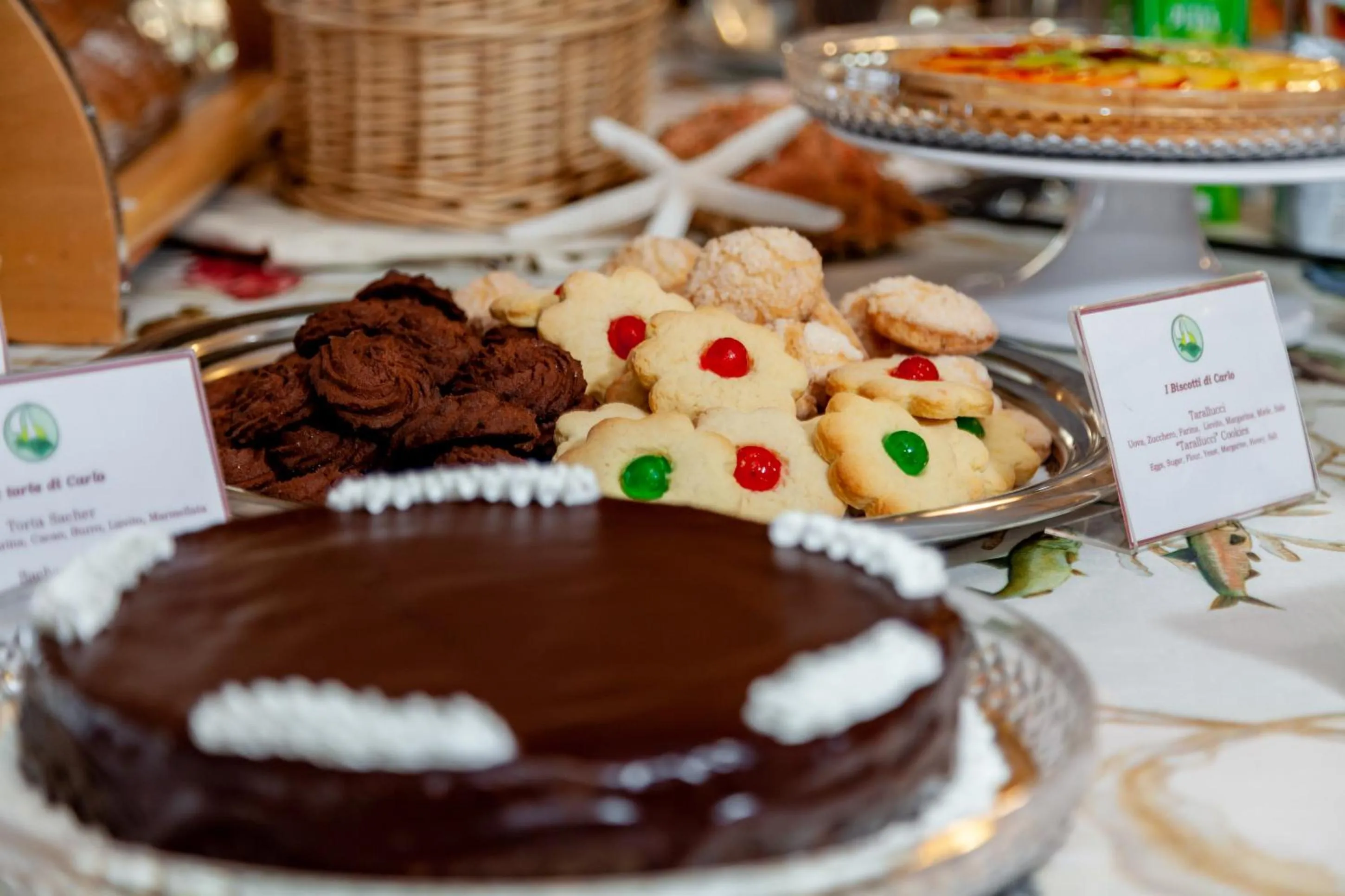 Buffet breakfast in Club Hotel Residence Baiaverde