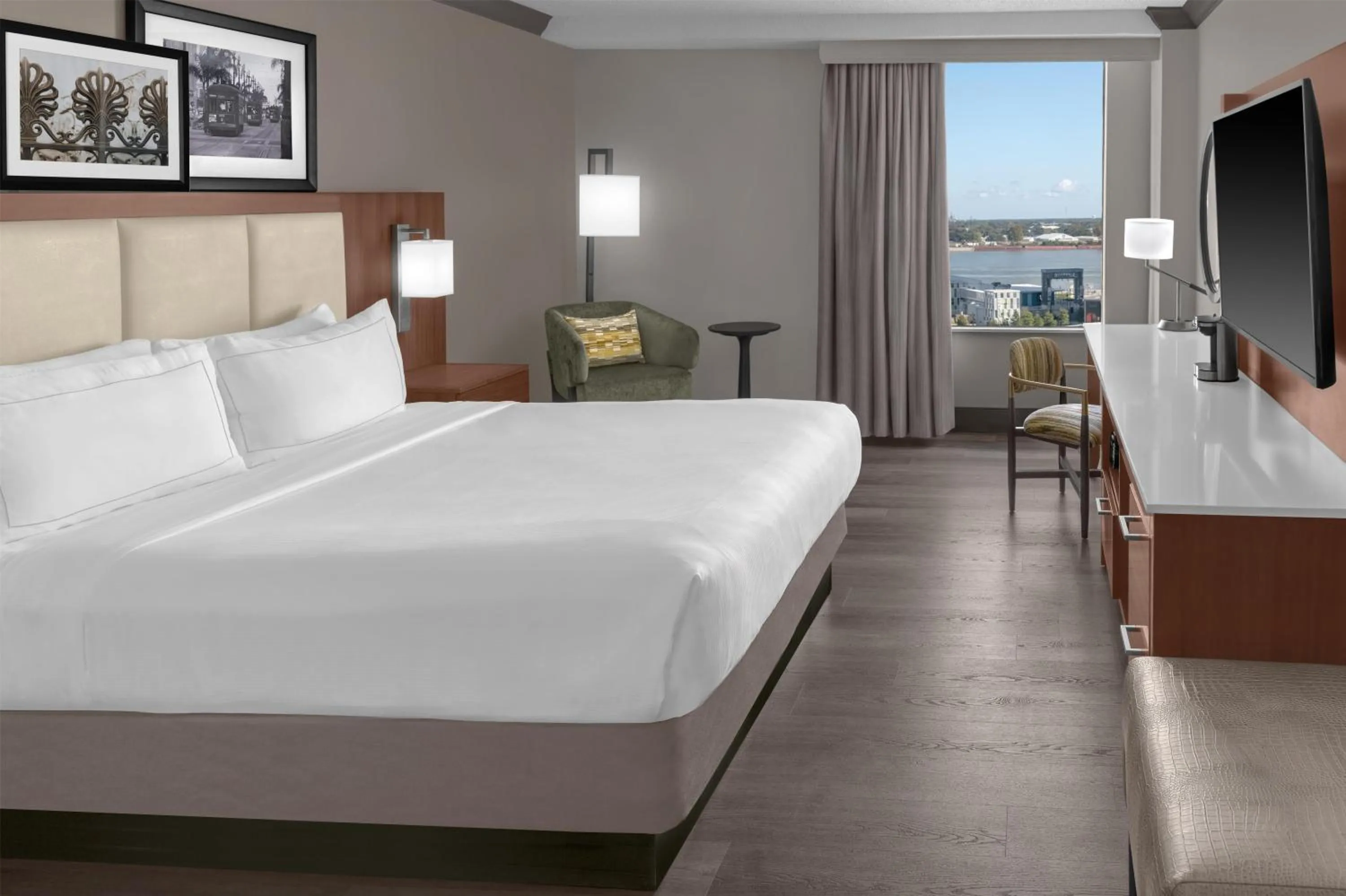 Bed in DoubleTree by Hilton New Orleans