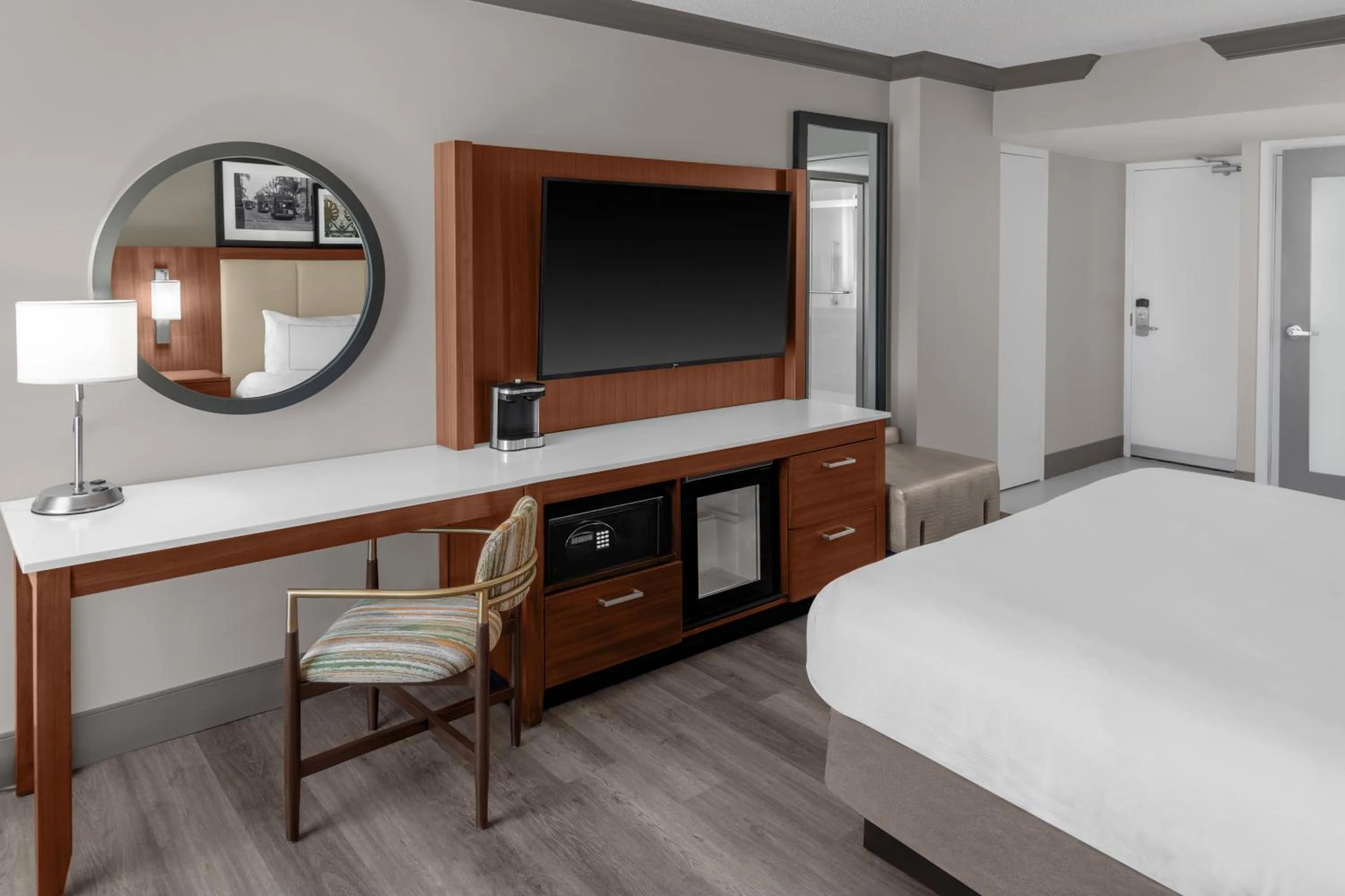 Bedroom, Bed in DoubleTree by Hilton New Orleans