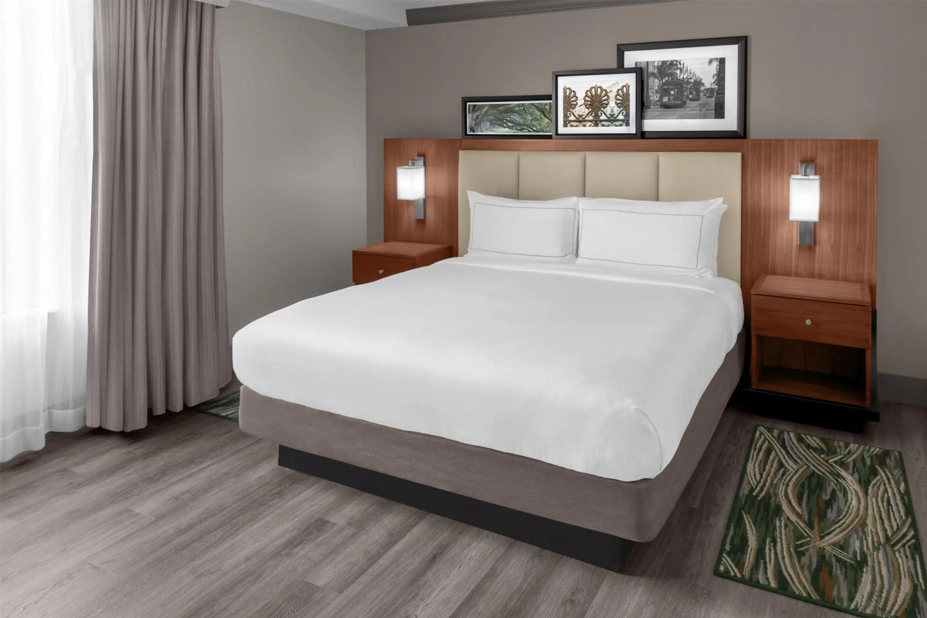 Bed in DoubleTree by Hilton New Orleans