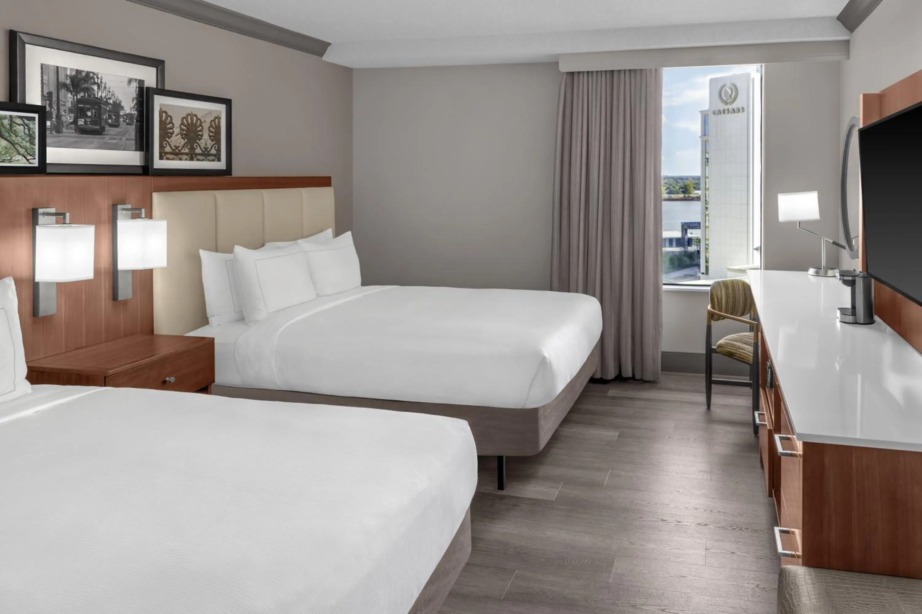 Bedroom, Bed in DoubleTree by Hilton New Orleans