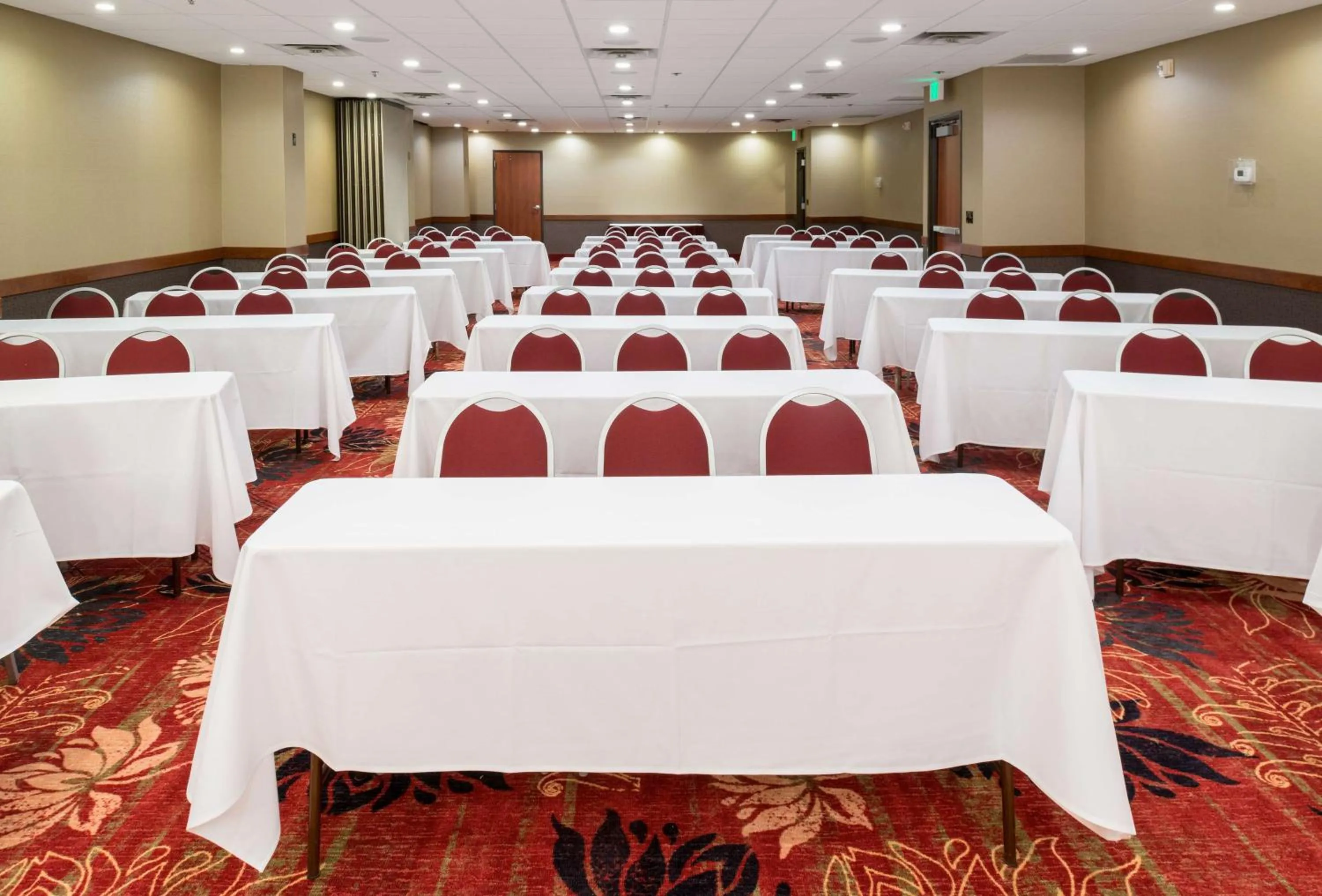 Meeting/conference room in Salt Lake Plaza Hotel SureStay Collection by Best Western