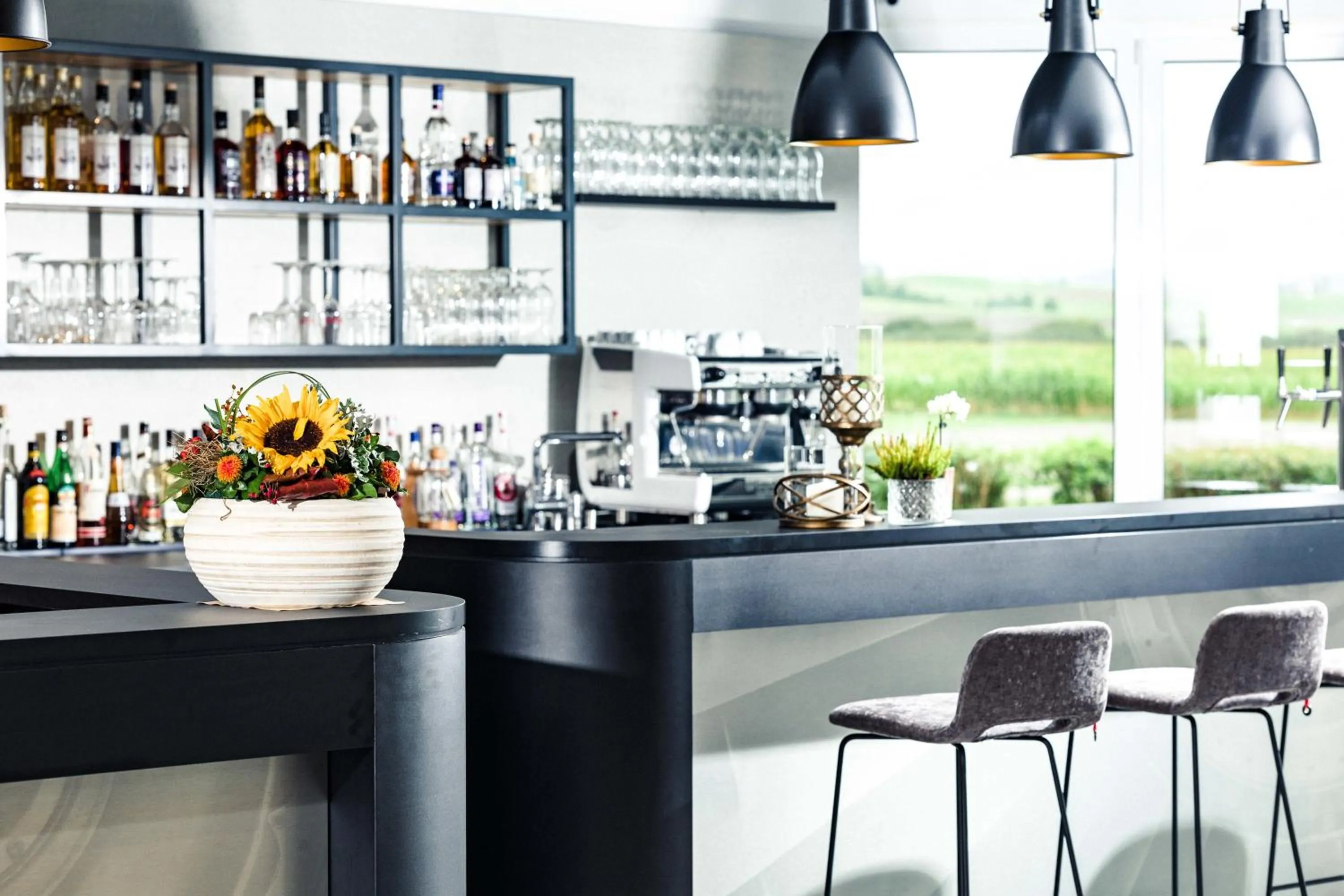 Lounge or bar in Concorde Hotel am Flugplatz